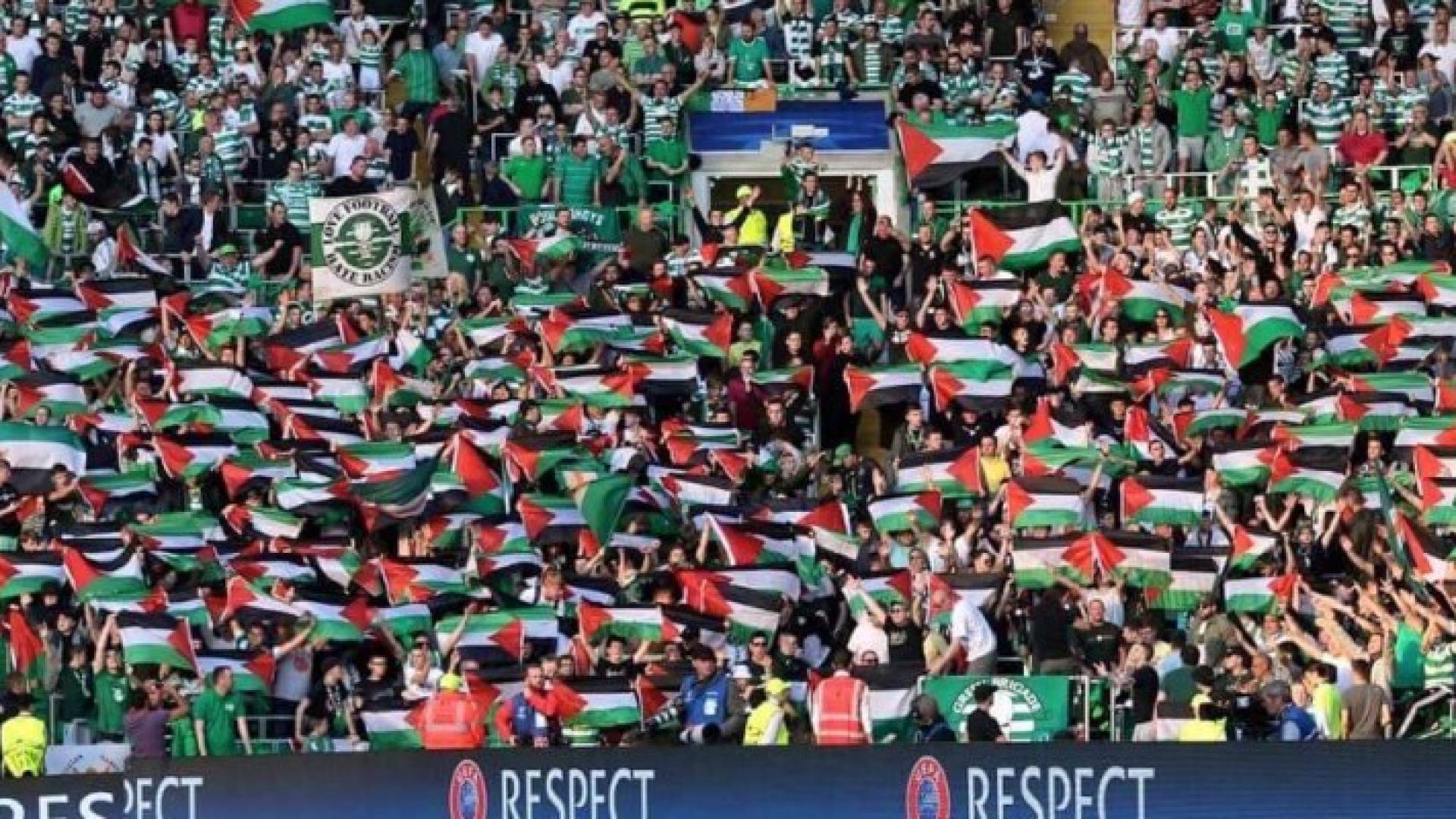 جماهير سيلتيك الأسكتلندي ترفع العلم الفلسطيني أمام فريق هبوعيل الإسرائيلي