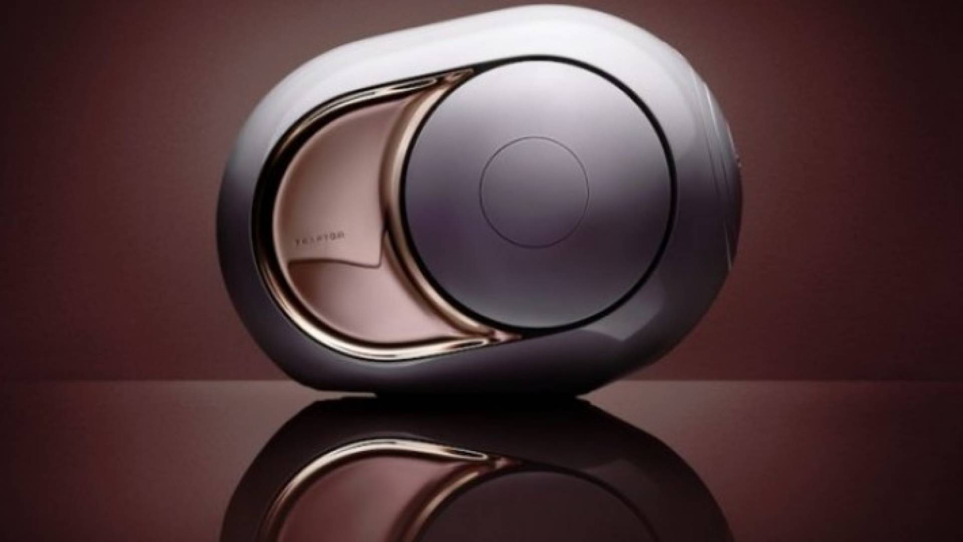 سماعة صغيرة بقوة سماعات الحفلات الكبيرة