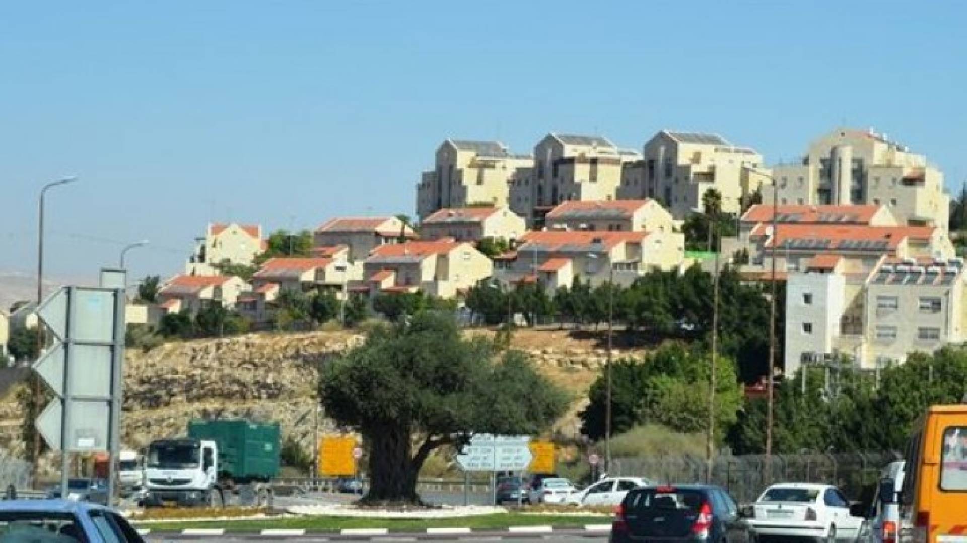 الاحتلال ينشر مناقصات لبناء فندق ومتنزه بمستوطنة "معاليه أدوميم"