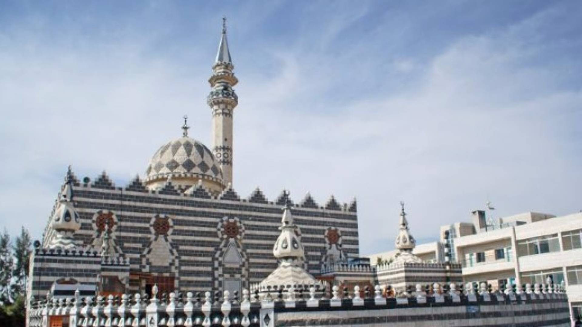 الأوقاف تحذر من طغيان الخطاب السياسي في المساجد