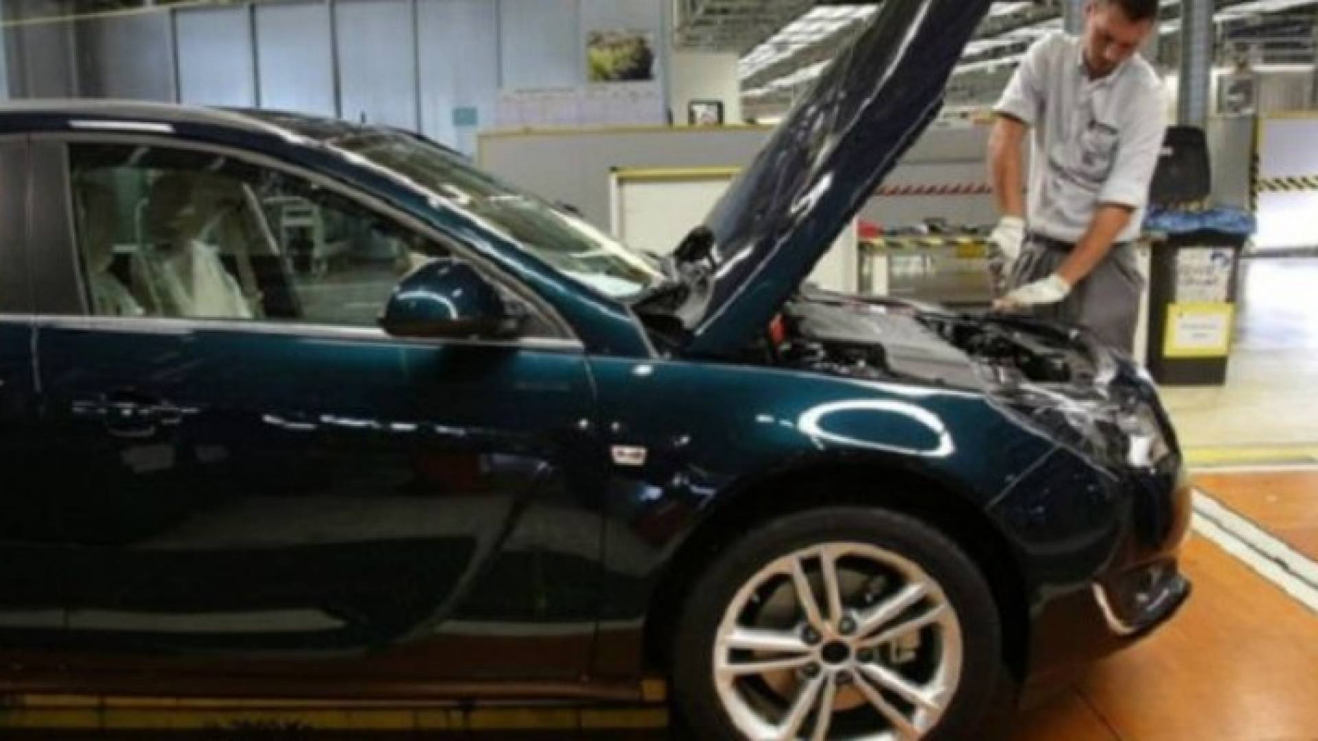 يتأثر 5000 عامل في مصانع أوبل بقرار خفض ساعات العمل 