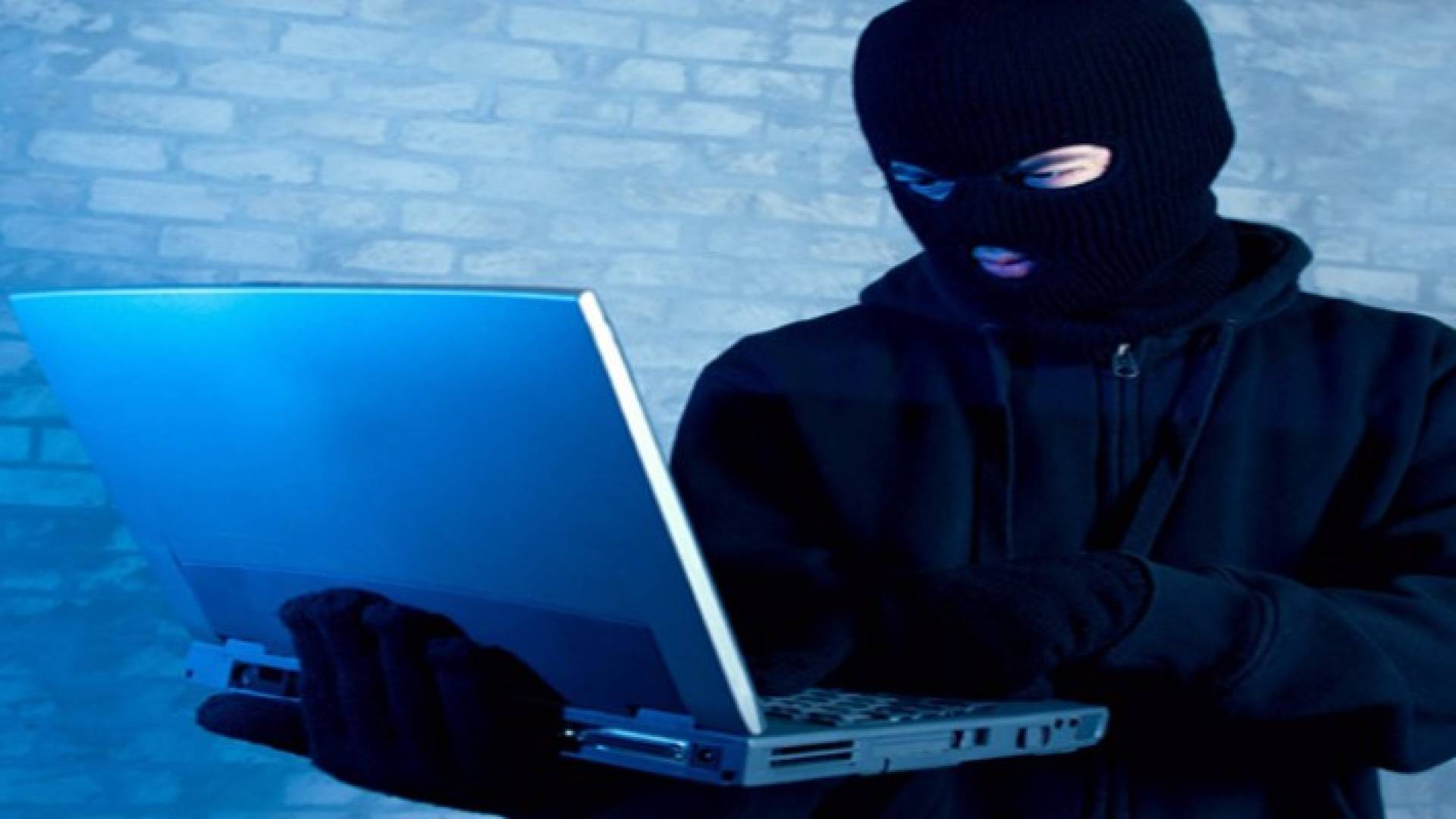 98 معلومة يعرفها فيسبوك عنك
