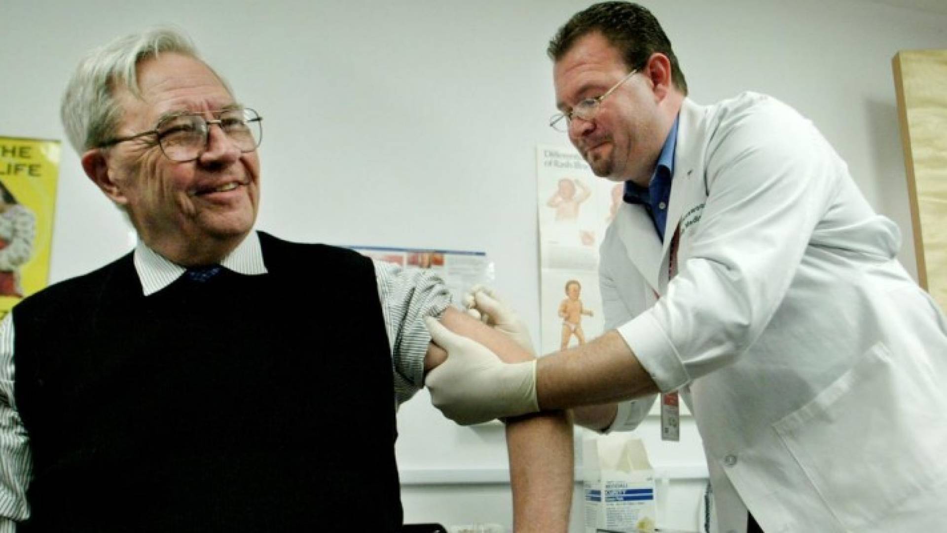  كان هندرسون حصل، عام 2002، على أعلى تكريم لمدني في الولايات المتحدة