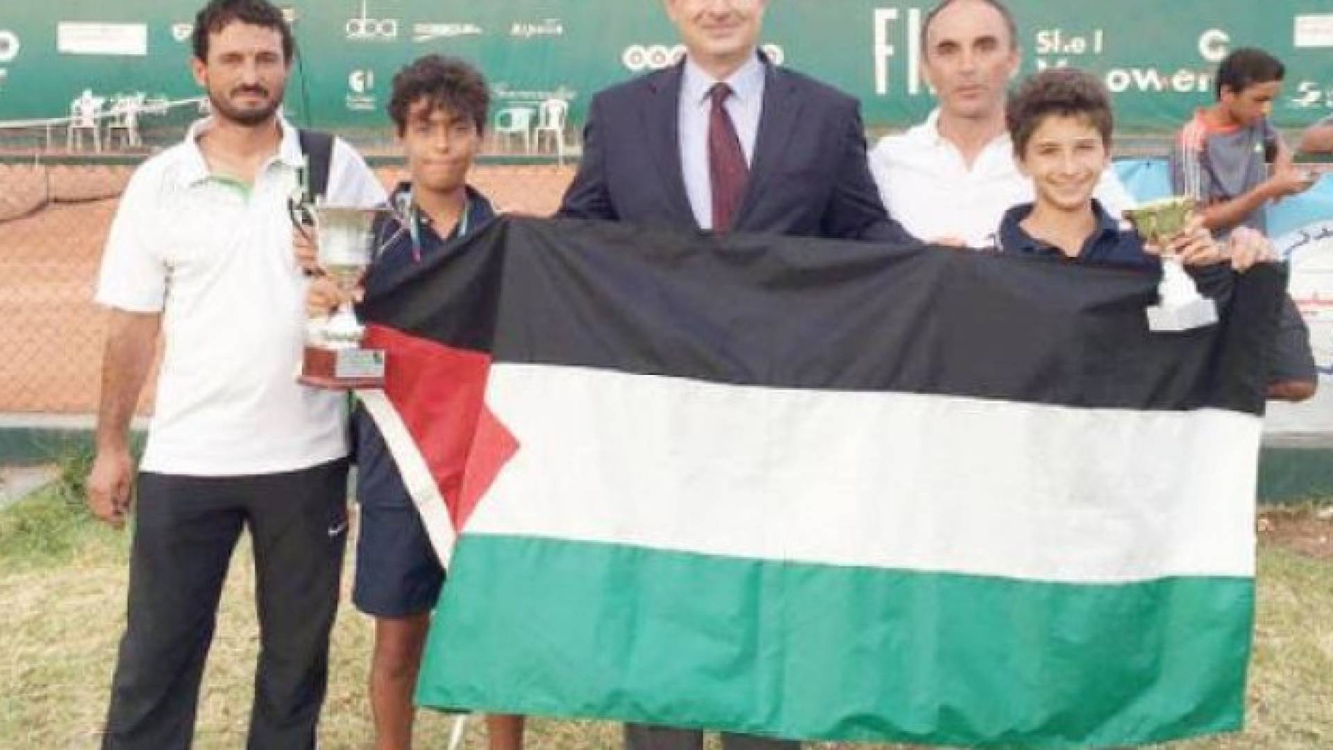  لاعب منتخب التنس عبدالله شلباية