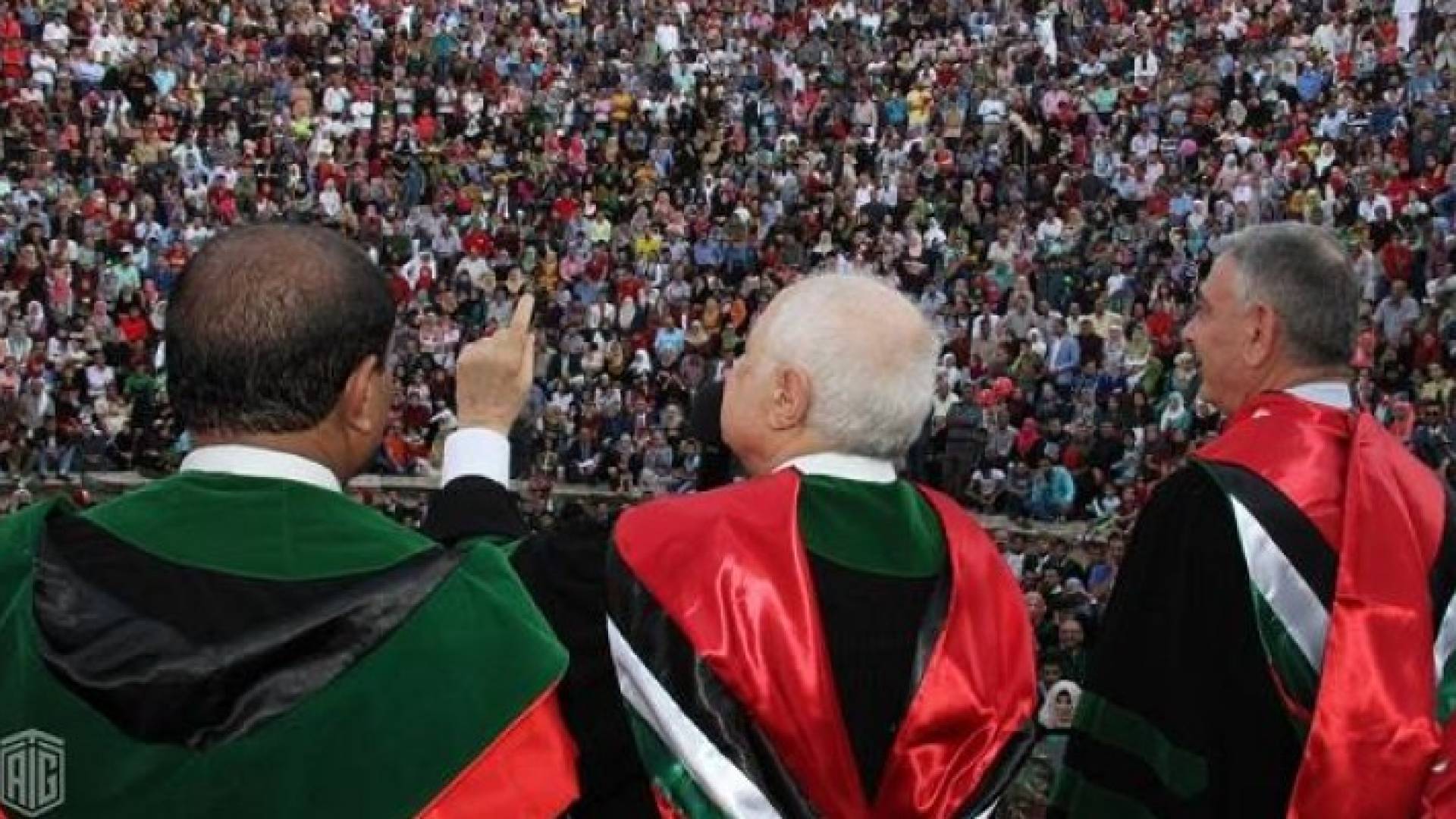 بالصور .. أبو غزالة يرعى حفل تخرج حضره نحو 10 آلاف شخص في جرش