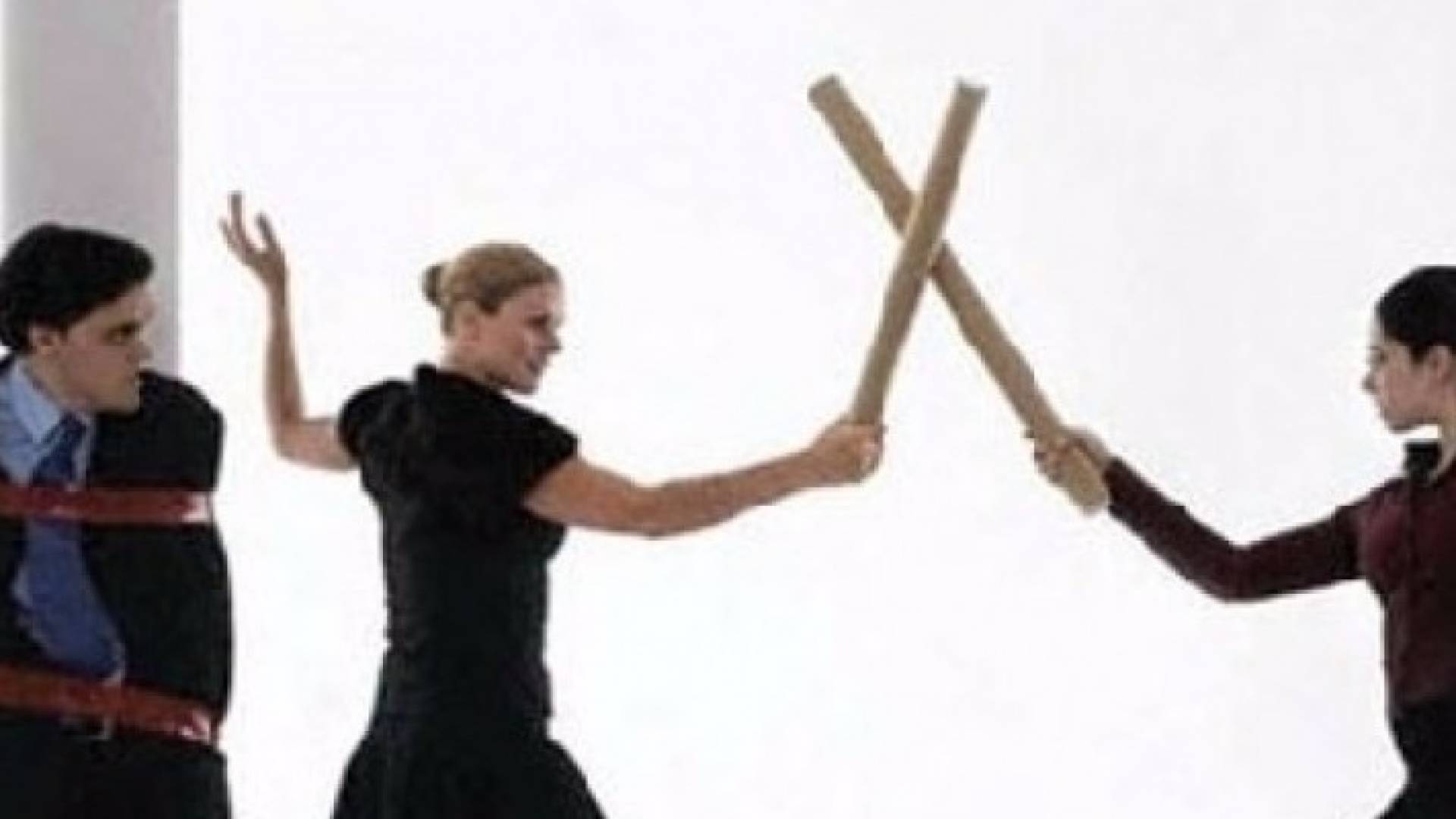 تغريم زوجة " شتمت " ضرتها عبر الهاتف