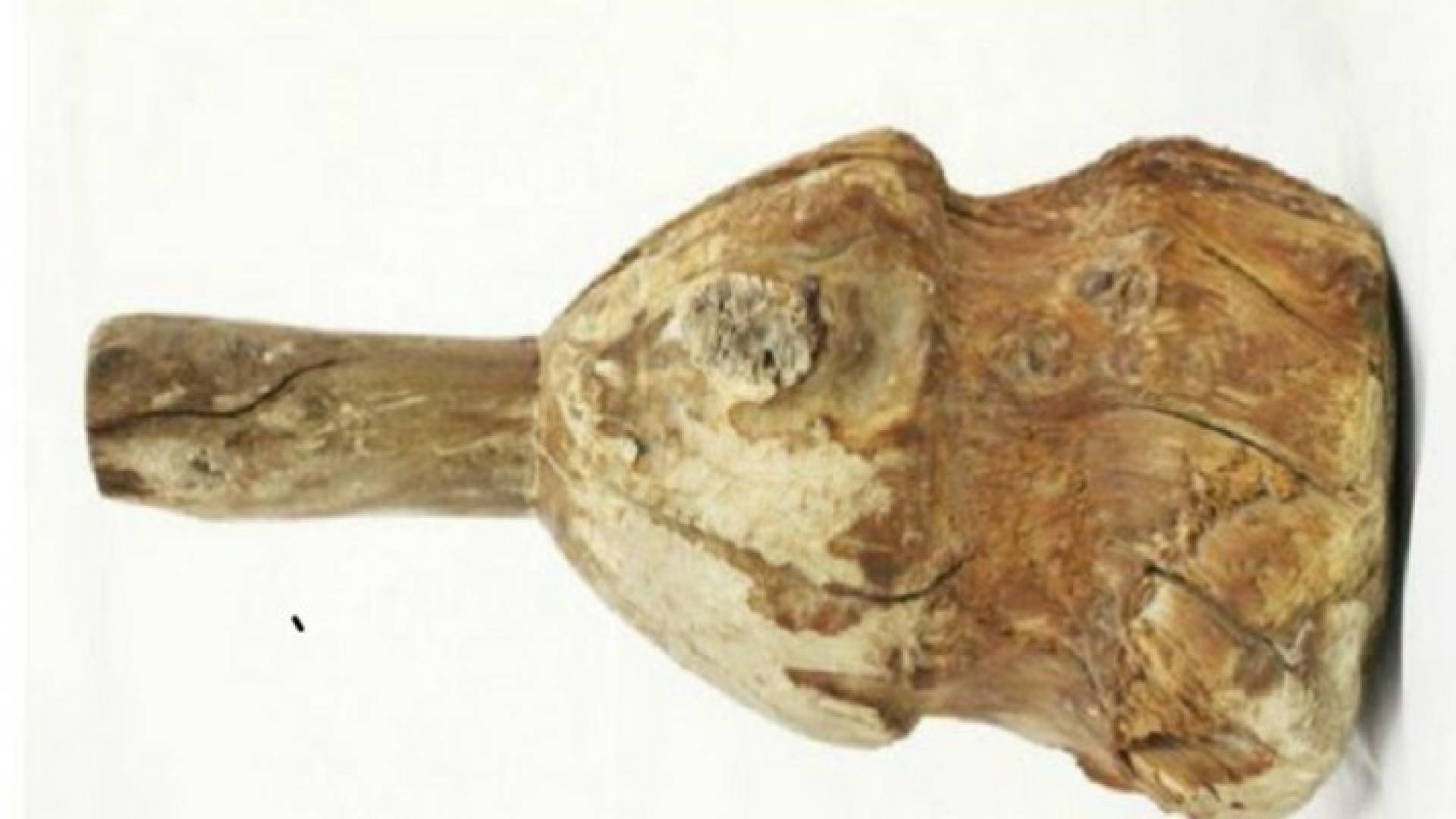 قطعة أثرية مصرية داخل خزانة ملابس في بريطانيا