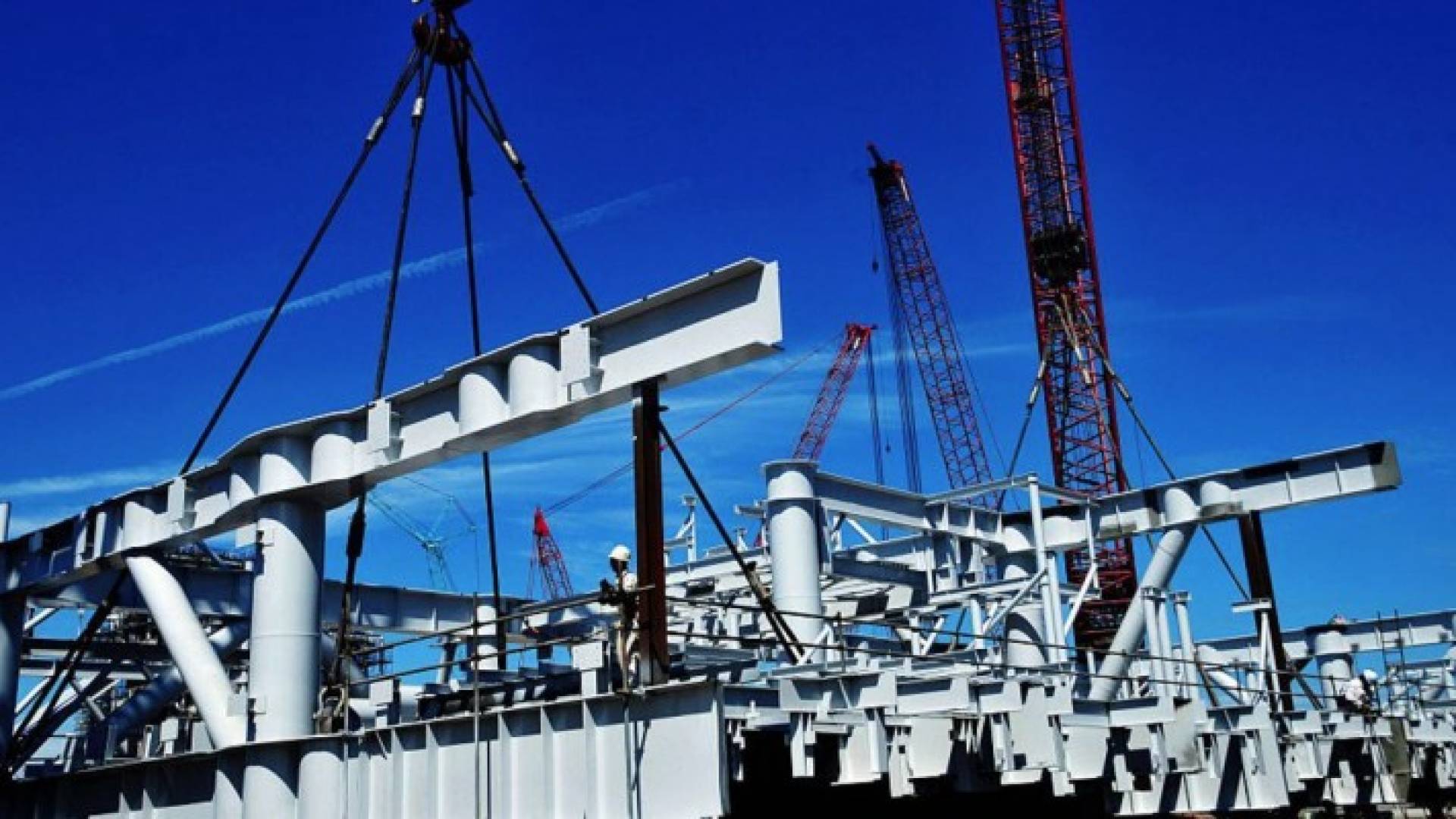 انخفاض النفط بسبب فائض المعروض