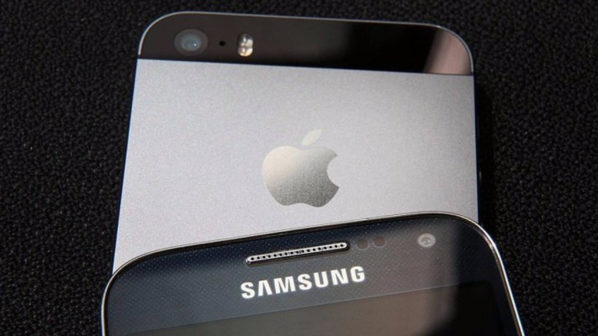 سامسونغ وأبل.. الاستثناء الوحيد في عالم الهواتف الذكية