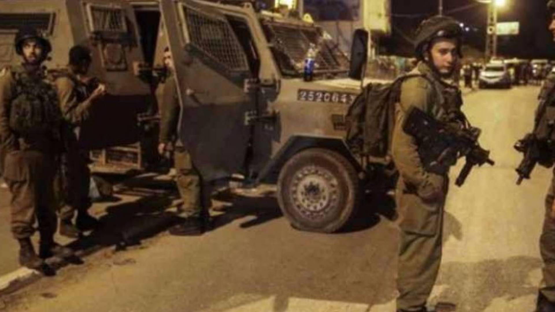 الاحتلال يعتقل ثمانية فلسطينيين من الضفة