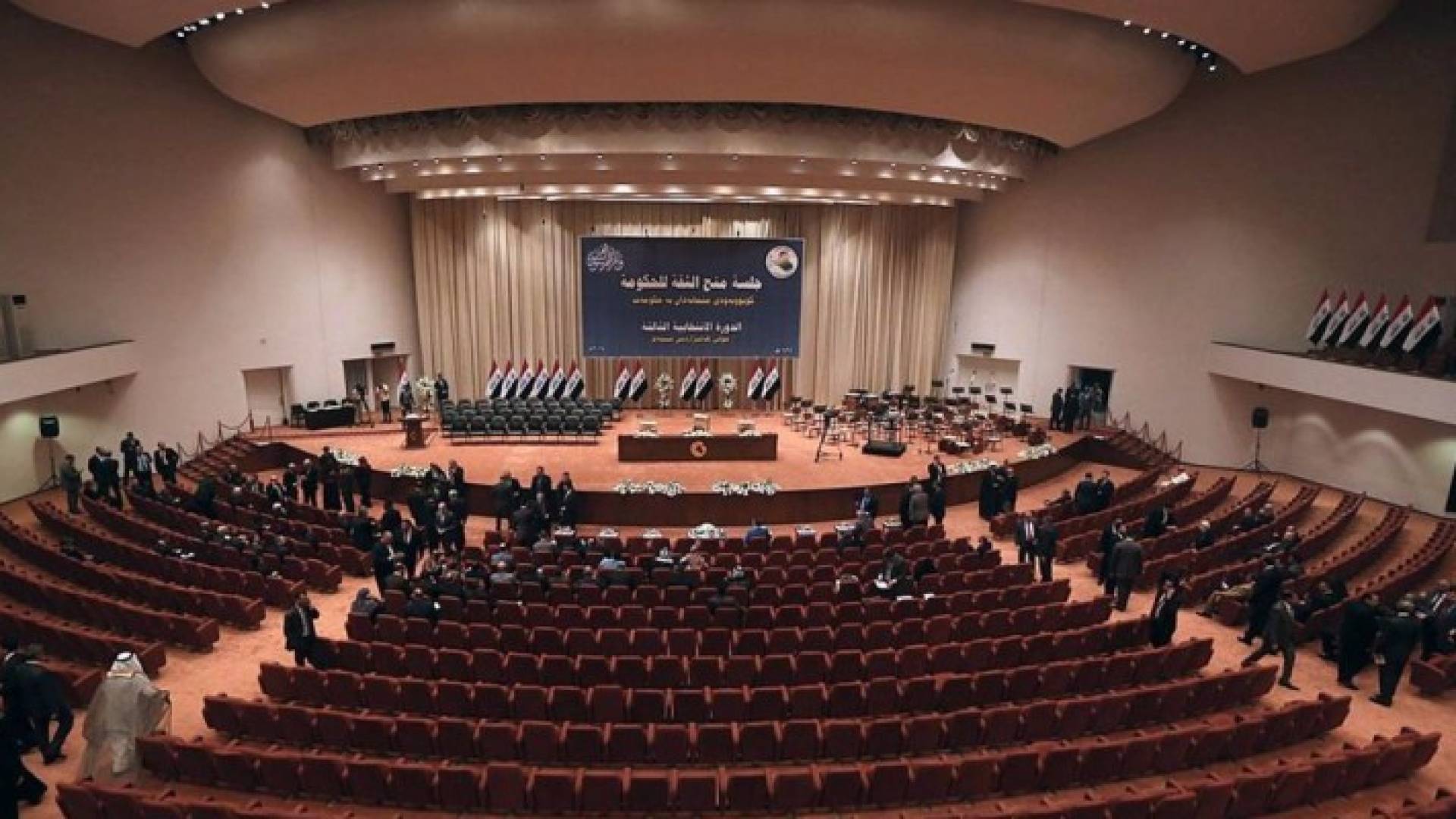 البرلمان العراقي يفشل بسحب الثقة من وزير الدفاع