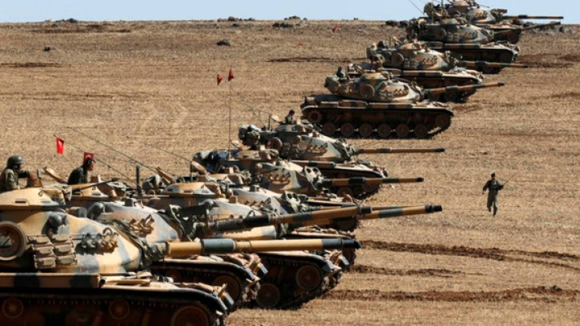 دبابات تركية تدخل الأراضي السورية