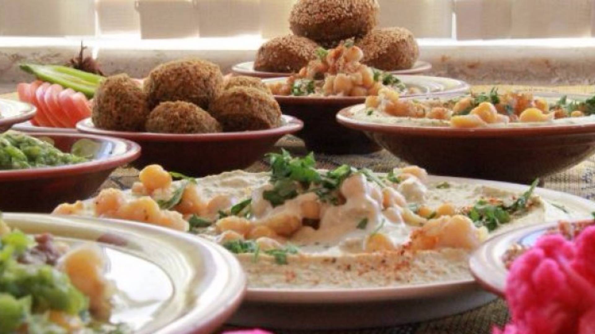 الصناعة والتجارة تزود ضريبة الدخل بأسعار الماكولات الشعبية الجديدة