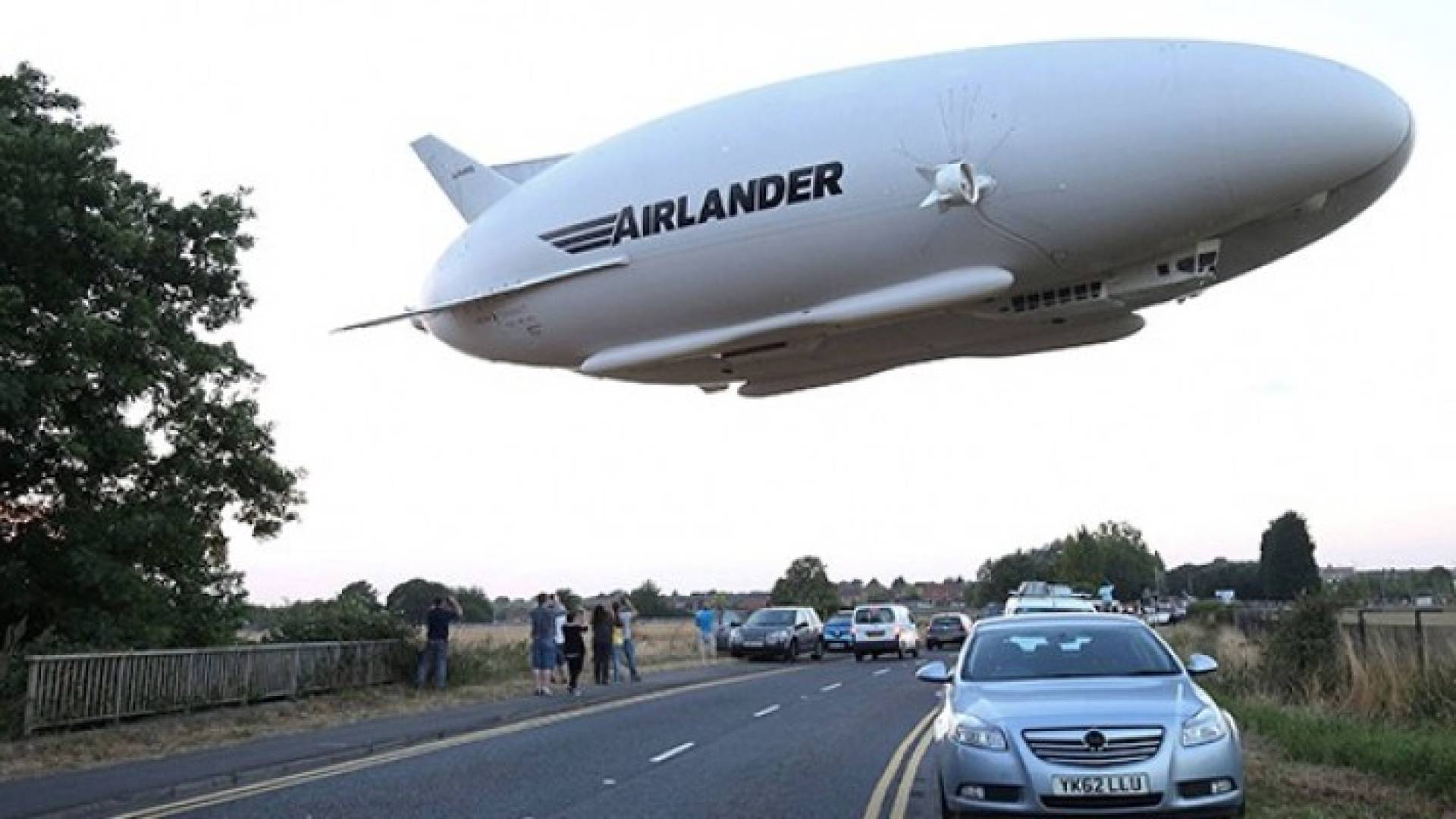 تحطم "البومة" أكبر طائرة في العالم خلال رحلة تجريبية