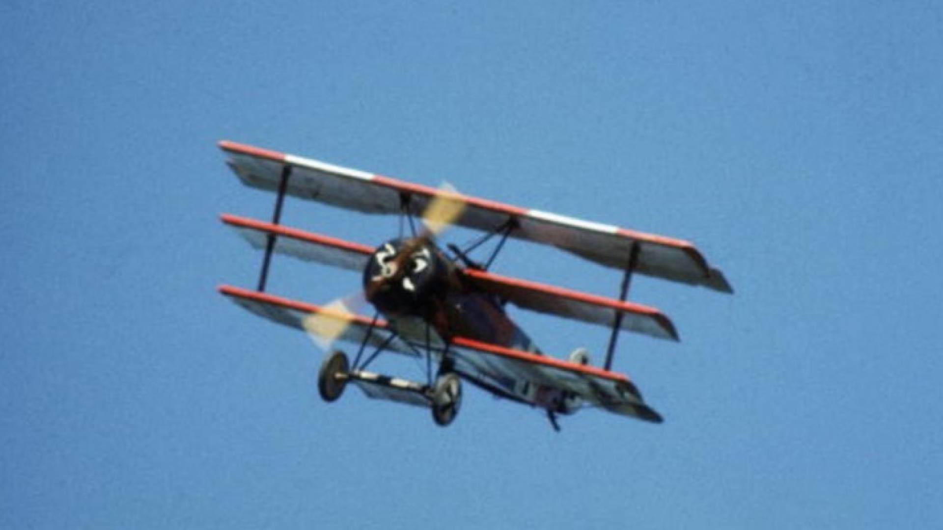 تشيكي يصنع طائرة صغيرة كي يصل مبكرا إلى عمله