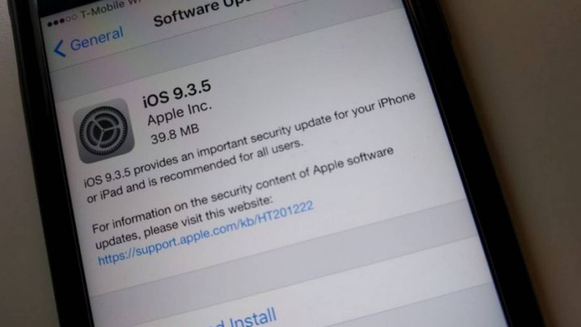 أبل تطلق تحديث iOS 9.3.5 لتصحيح ثغرات أمنية