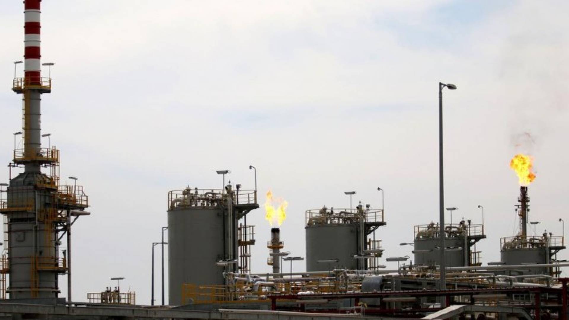 هبوط النفط بعد تقلص توقعات تثبيت الإنتاج