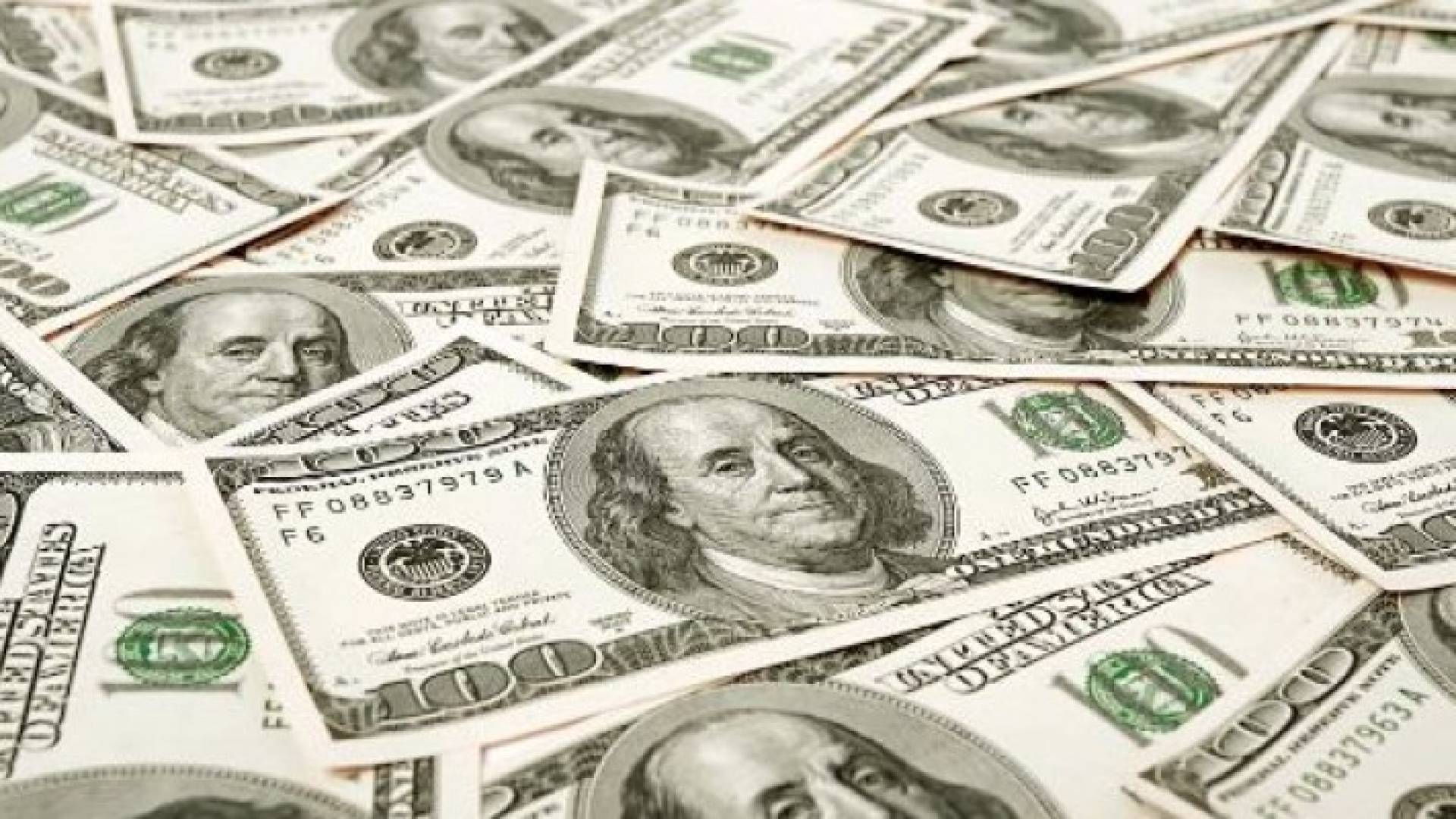 تراجع الدولار أمام العملات الرئيسية