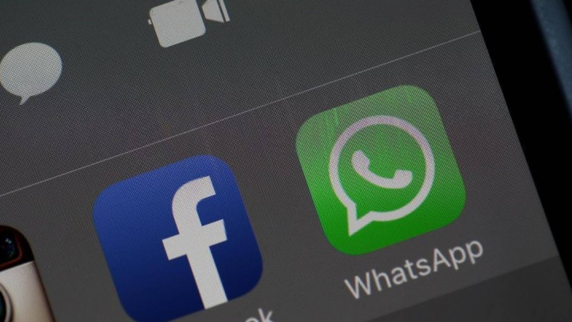 فيس بوك وواتس اب تحت المجهر بسبب بيانات المستخدمين