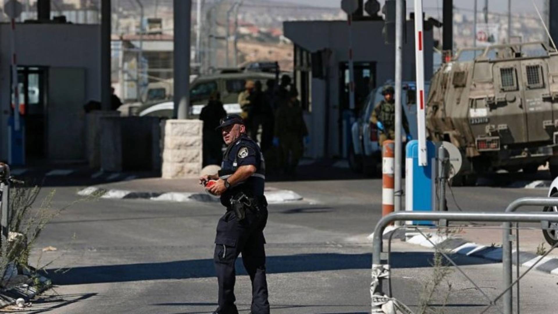 الاحتلال الإسرائيلي يعتقل فلسطينية بزعم حيازتها سكينا