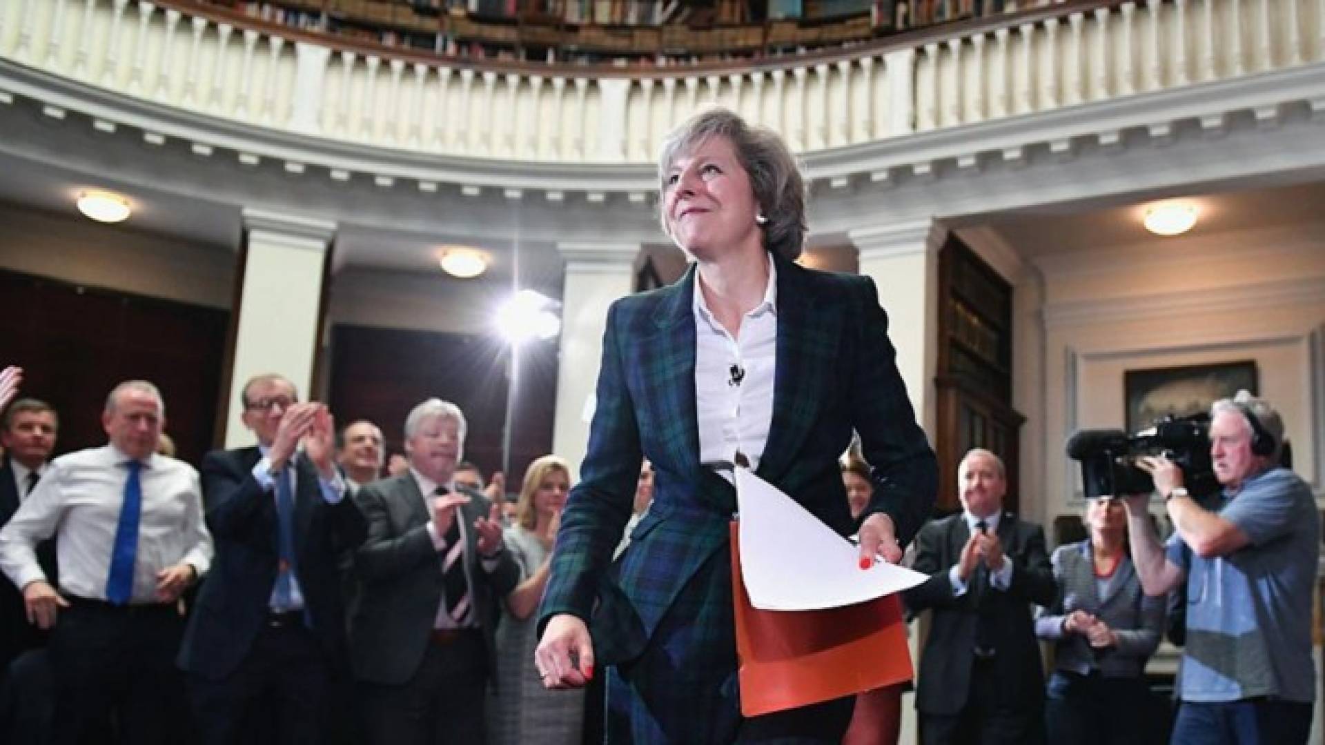 تقرير: خروج بريطانيا من الاتحاد الأوروبي سيبدأ دون البرلمان