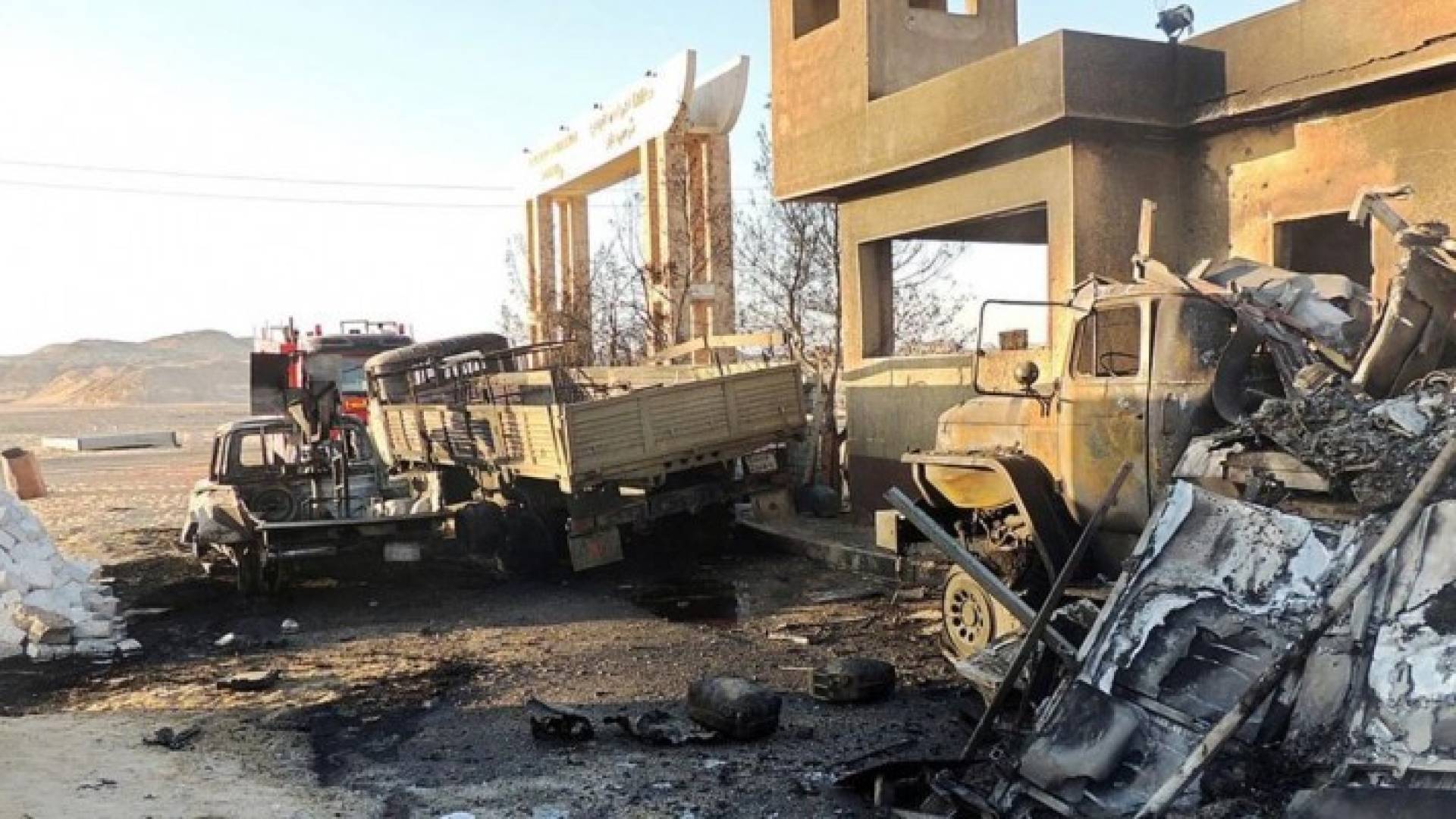 مصر.. تدمير 5 عربات على الحدود مع ليبيا