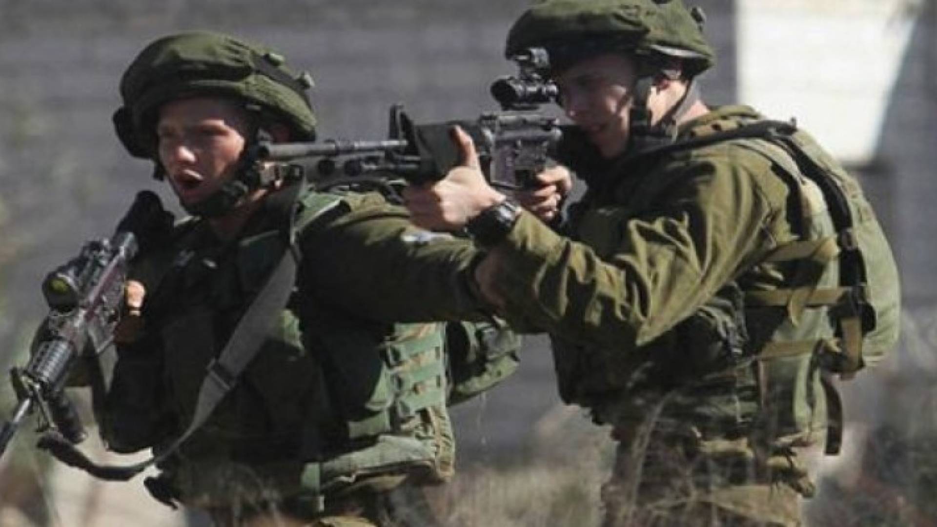 هأرتس: الجيش يستهدف الفلسطينيين بـ"ركبهم " لجعلهم معاقين حركيا