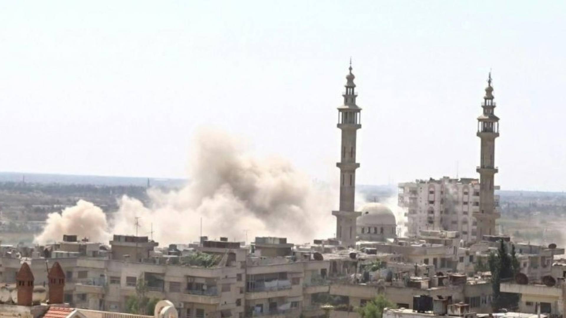 سوريا: قصف بمواد حارقة في حمص وعشرات القتلى بحلب