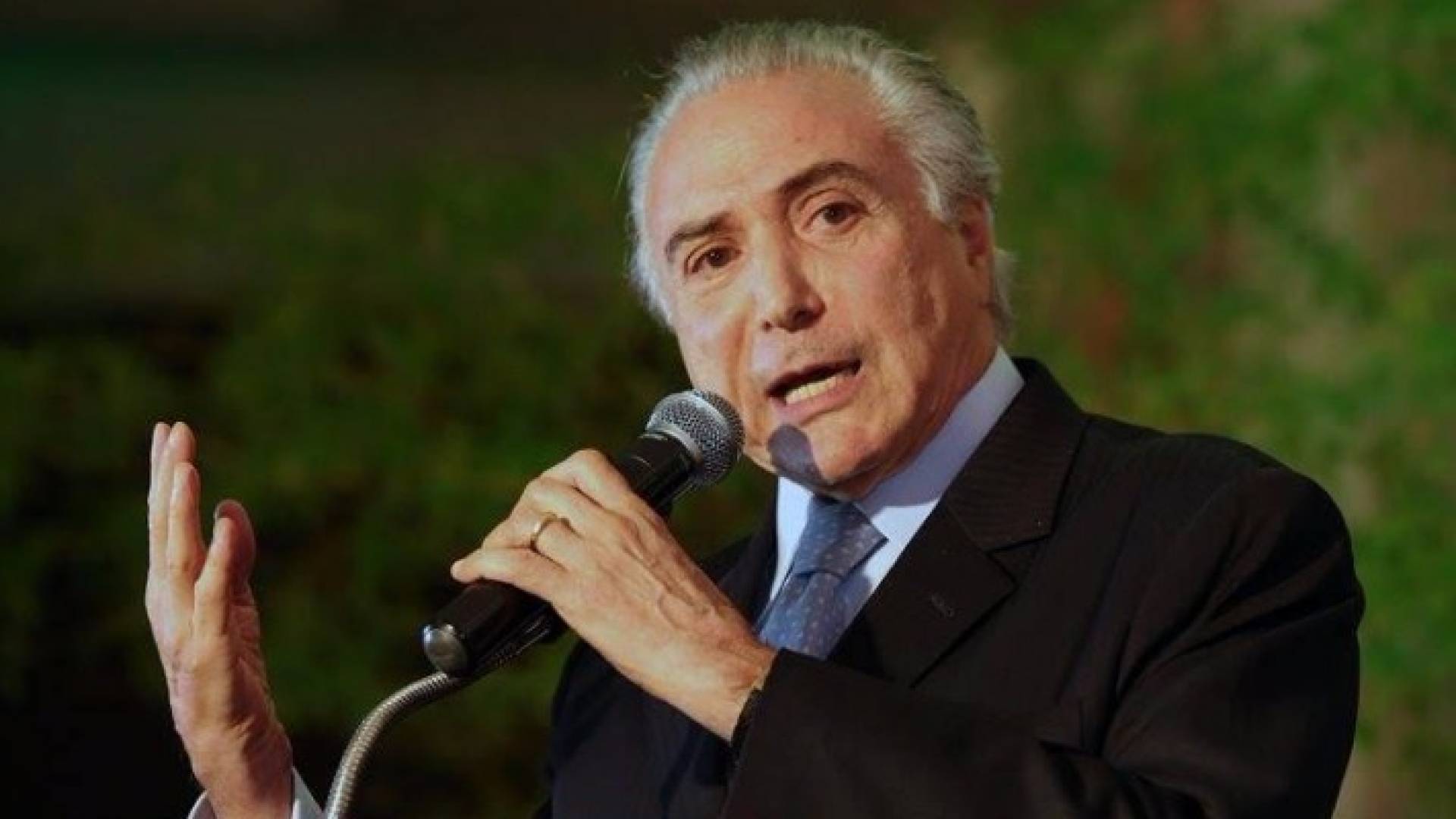 ميشال تامر يواجه تحديات هائلة في البرازيل الغارقة في أزمة