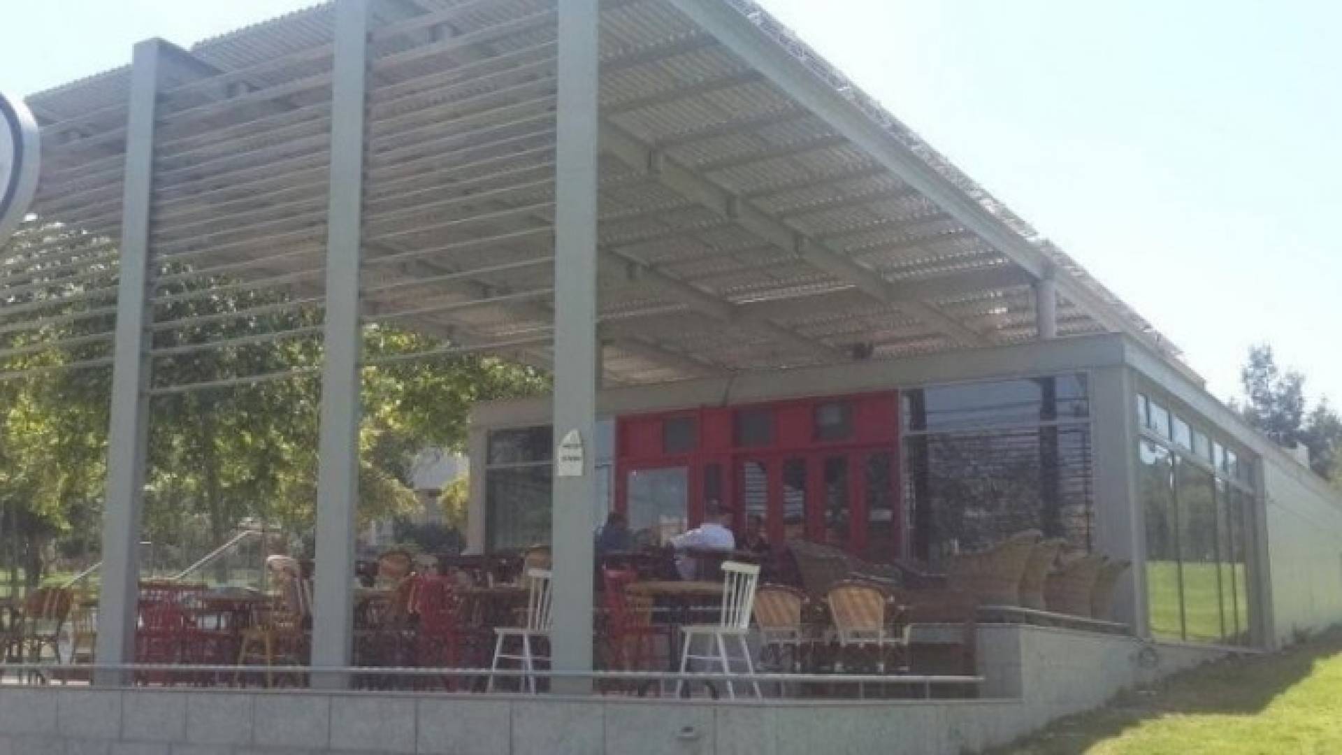 مطعم وبار اسرائيلي على ارض المقبرة