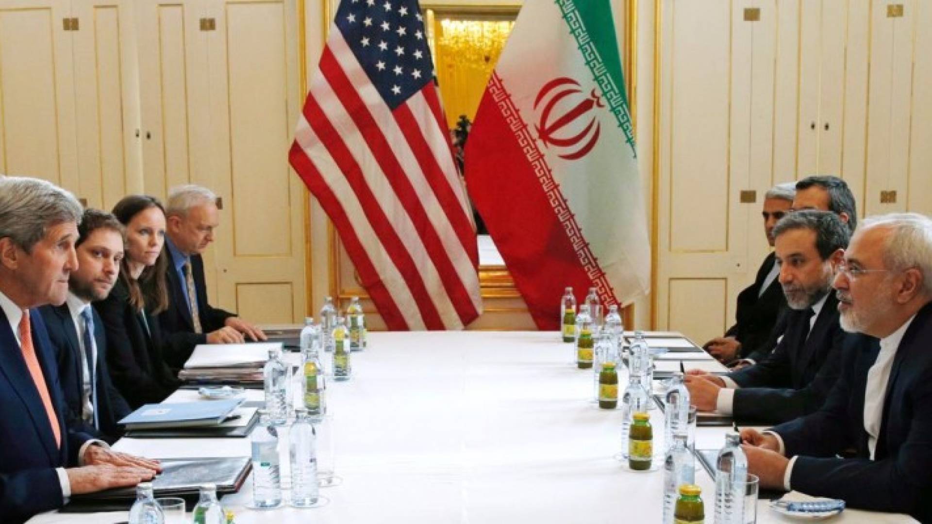 إيران تحقق مع "جاسوس نووي"