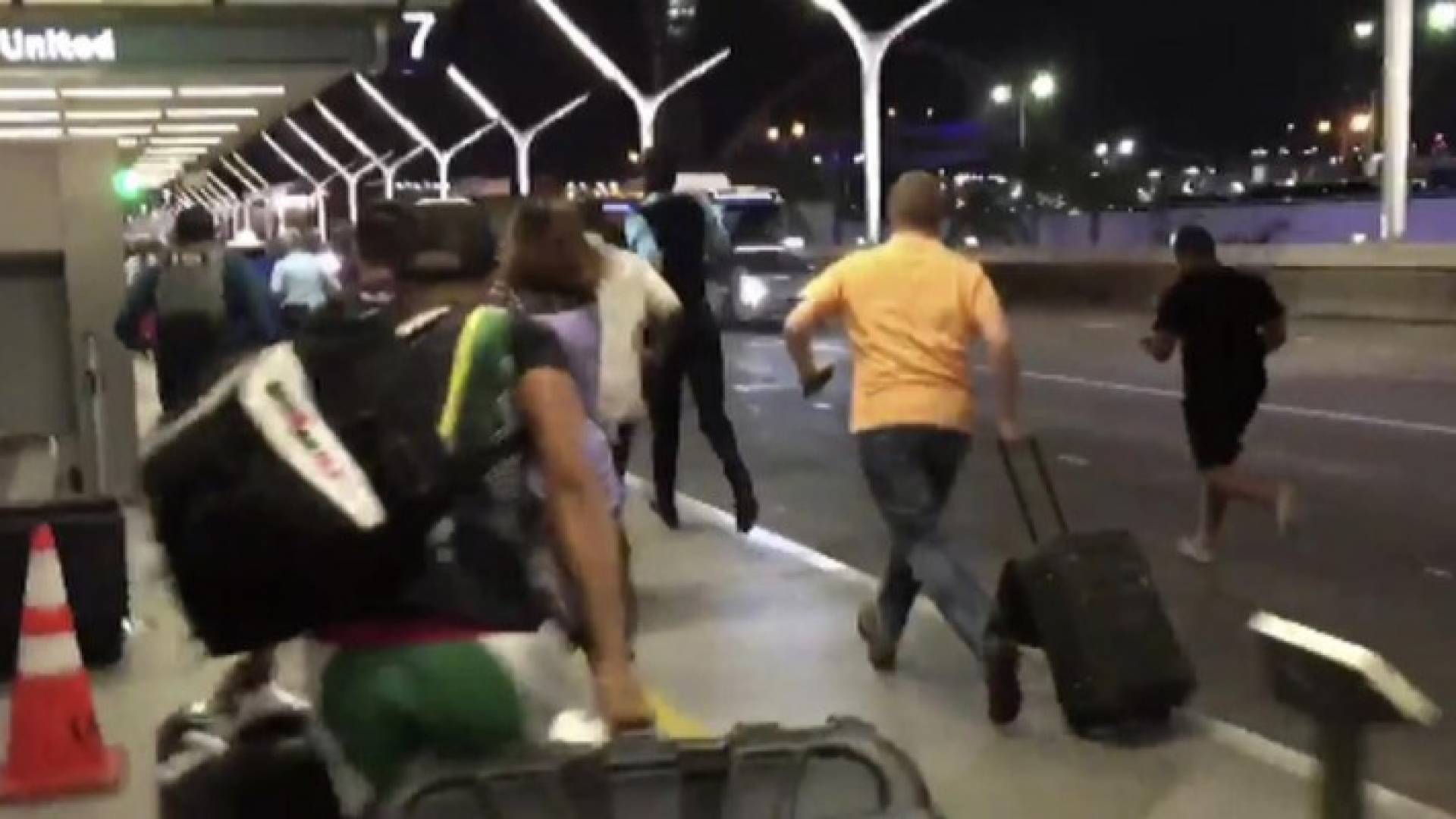 أنباء عن إطلاق نار في مطار لوس أنجلوس الأميركي