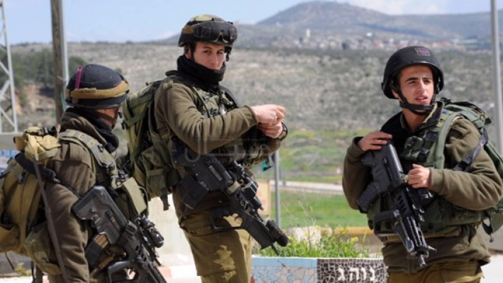 التحقيق مع الجندي قاتل الشهيد اياد حامد