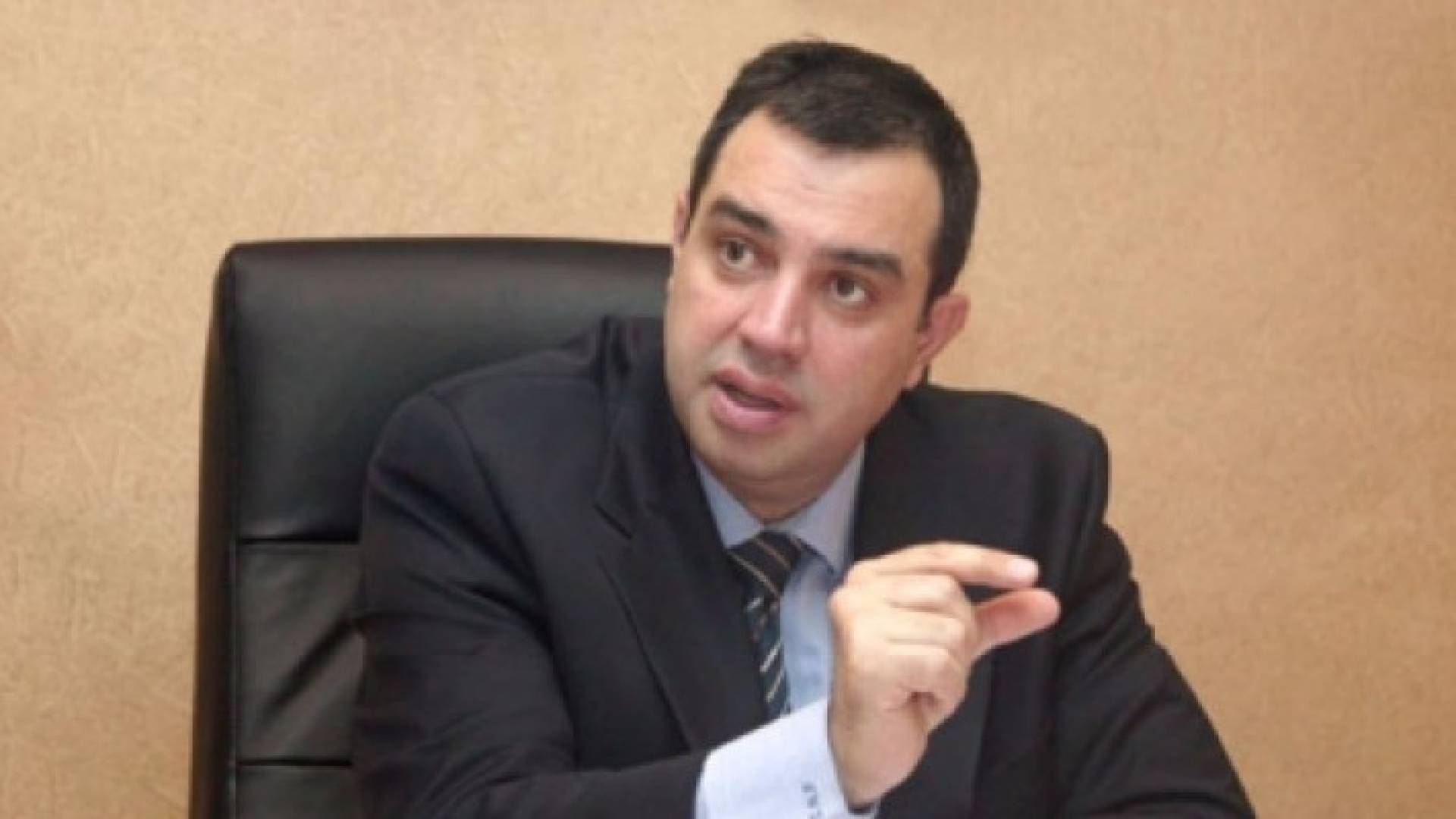 وزير التخطيط والتعاون الدولي المهندس عماد الفاخوري