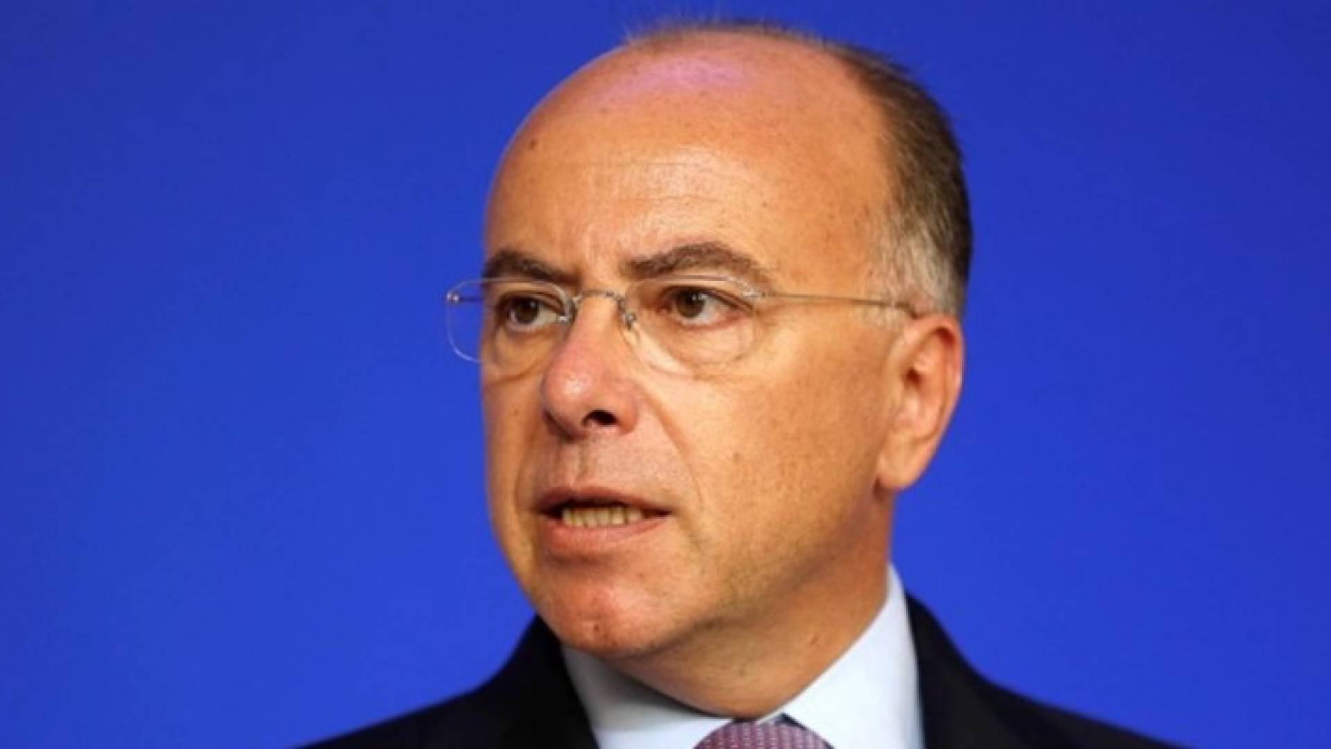 باريس: نحن في حرب ضد عدو يحرض المسلمين