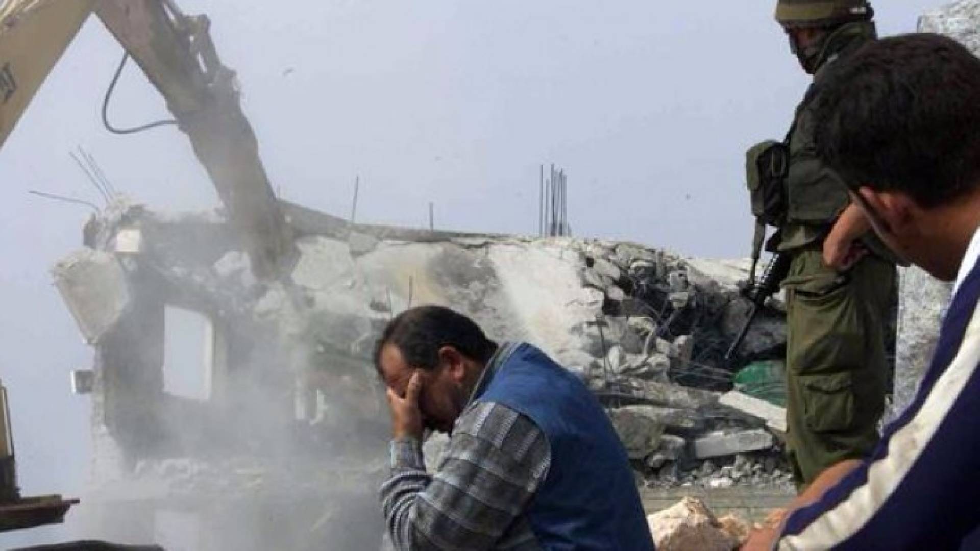 الاحتلال يهدم 3 منازل في القدس المحتلة