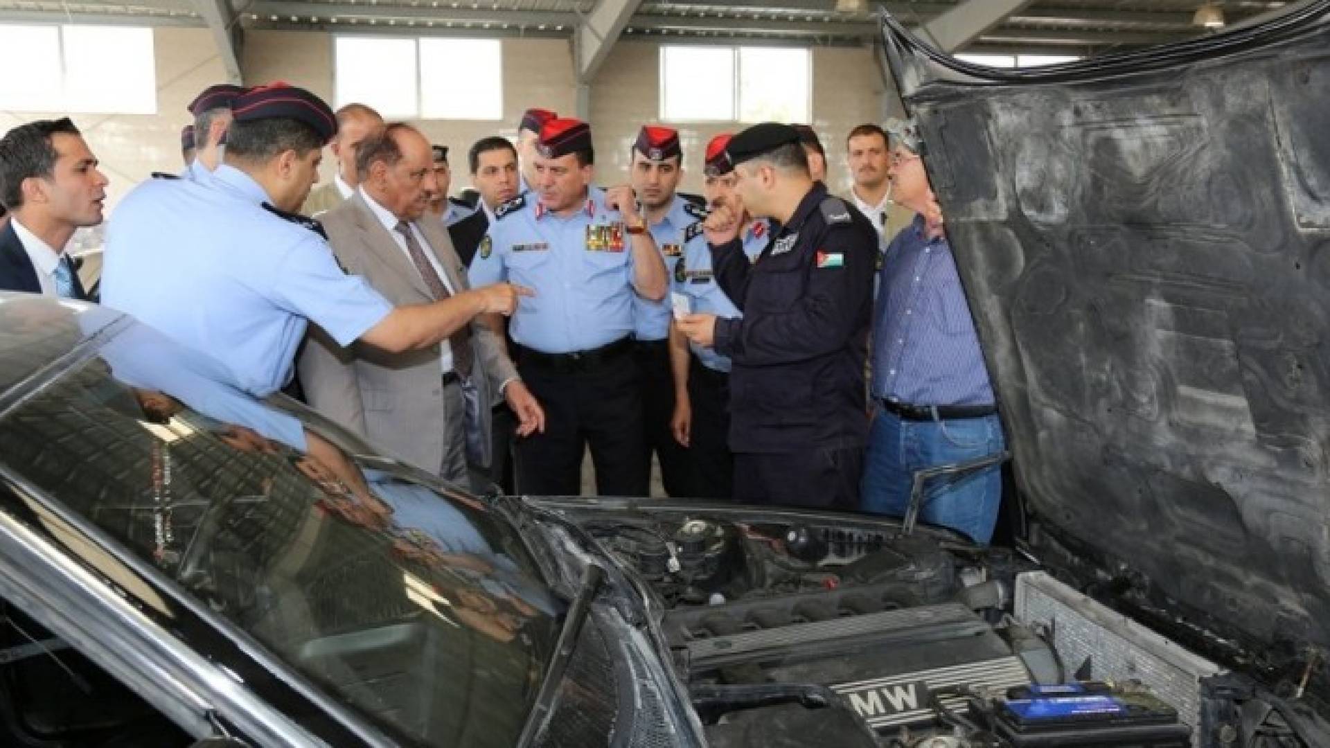 وزير الداخلية يؤكد ضرورة تأهيل سائقي المركبات بمختلف فئاتهم
