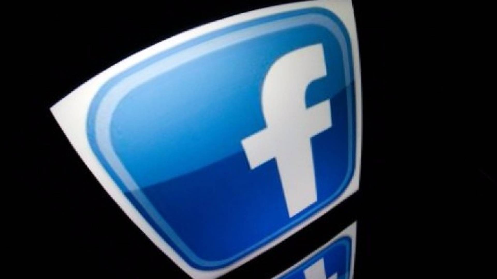 "فيسبوك" تتبرع بخواديم لمؤسسات بحثية أوروبية لتعزيز الذكاء الاصطناعي