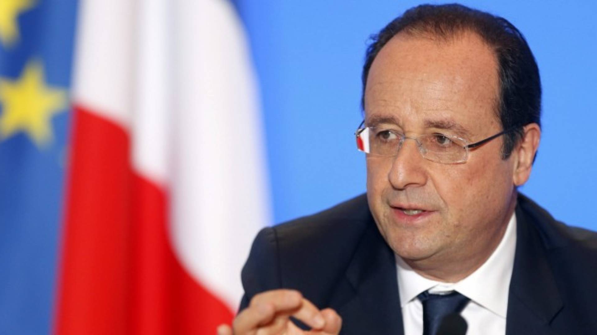 هولاند يعلن دعوة رئيس الوزراء الليبي فايز السراج إلى باريس "في الأيام المقبلة"