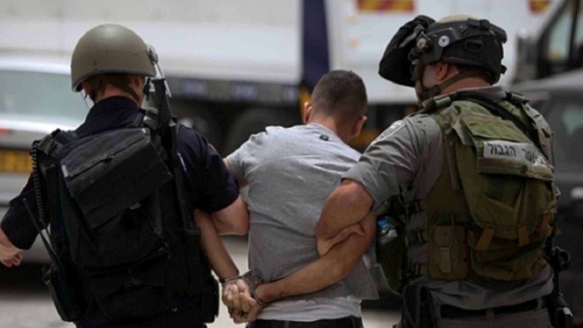 الاحتلال الإسرائيلي يعتقل 19 فلسطينيا