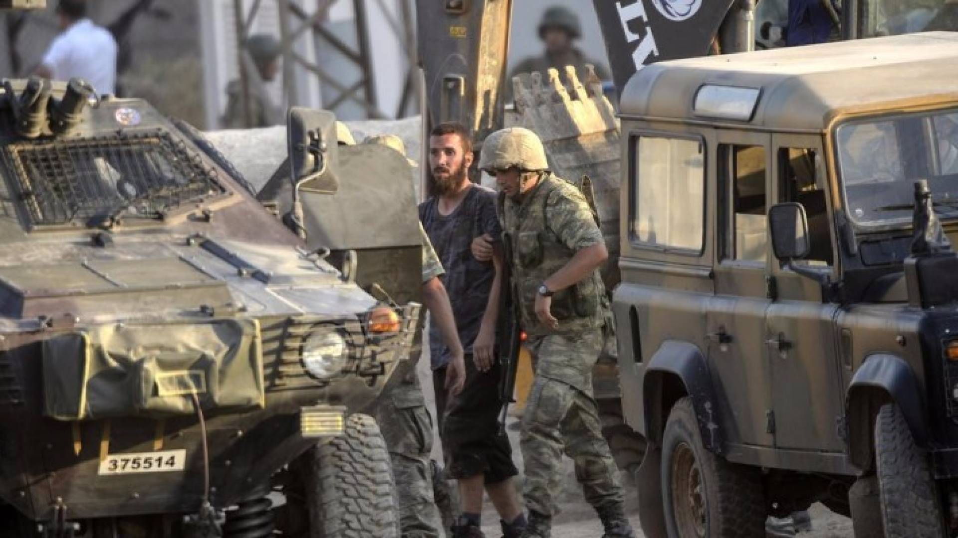 تركيا تلقي القبض على 815 شخصا من داعش في 2016