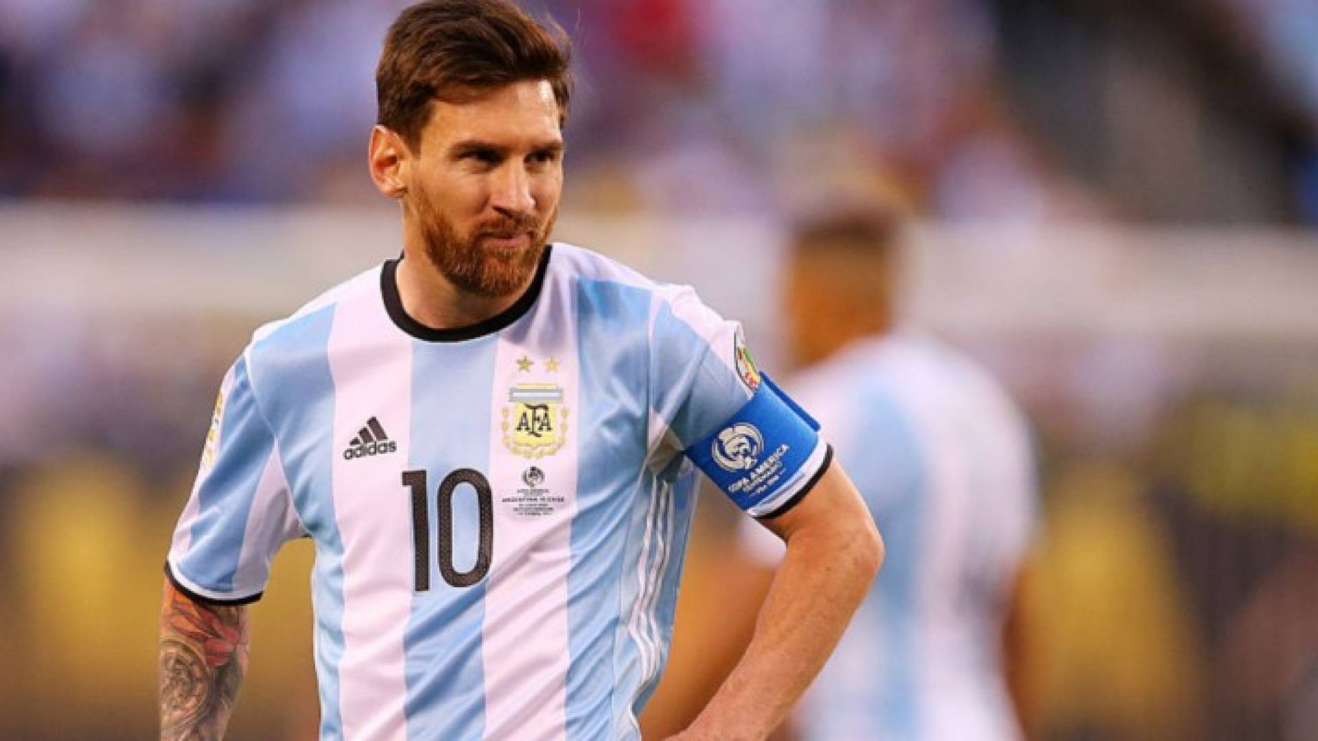 ميسي يصارع الإصابة لمواجهة الأوروغواي