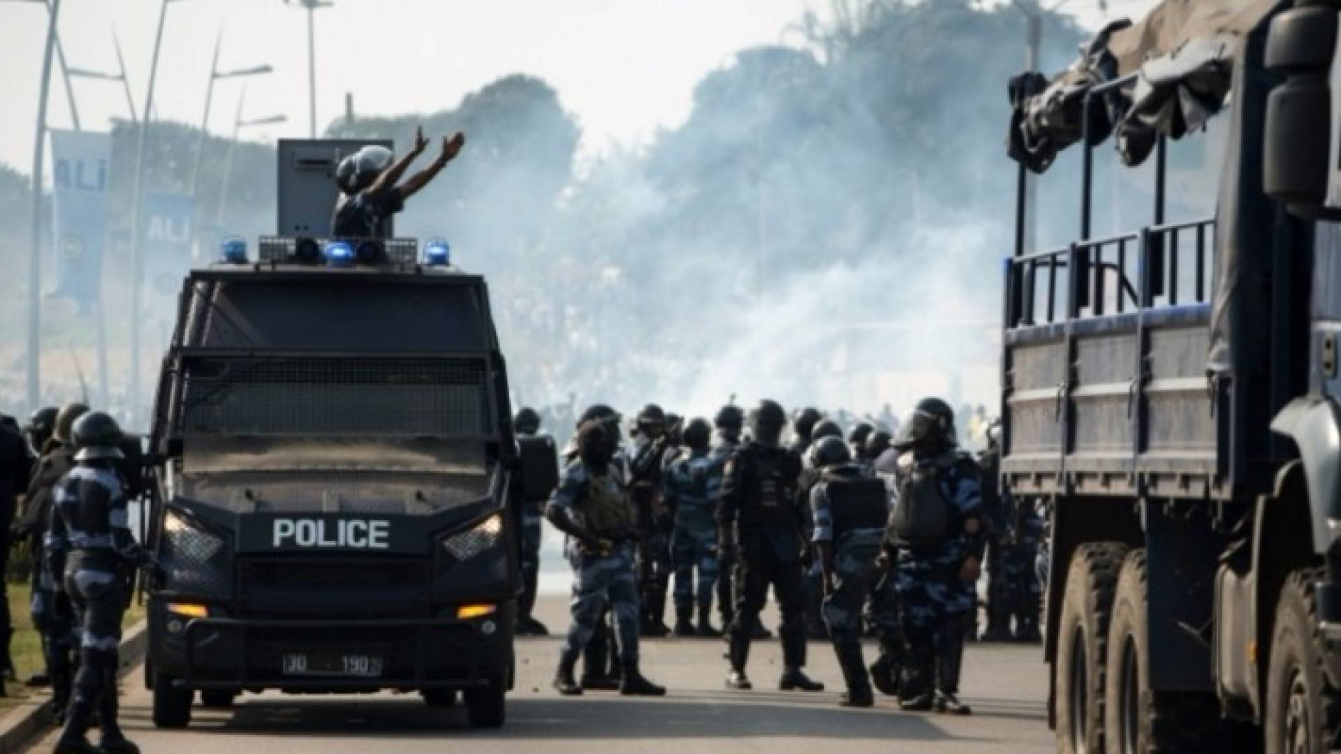 الغابون: أعمال شغب في ليبرفيل بعد إعلان إعادة انتخاب بونغو رئيسا