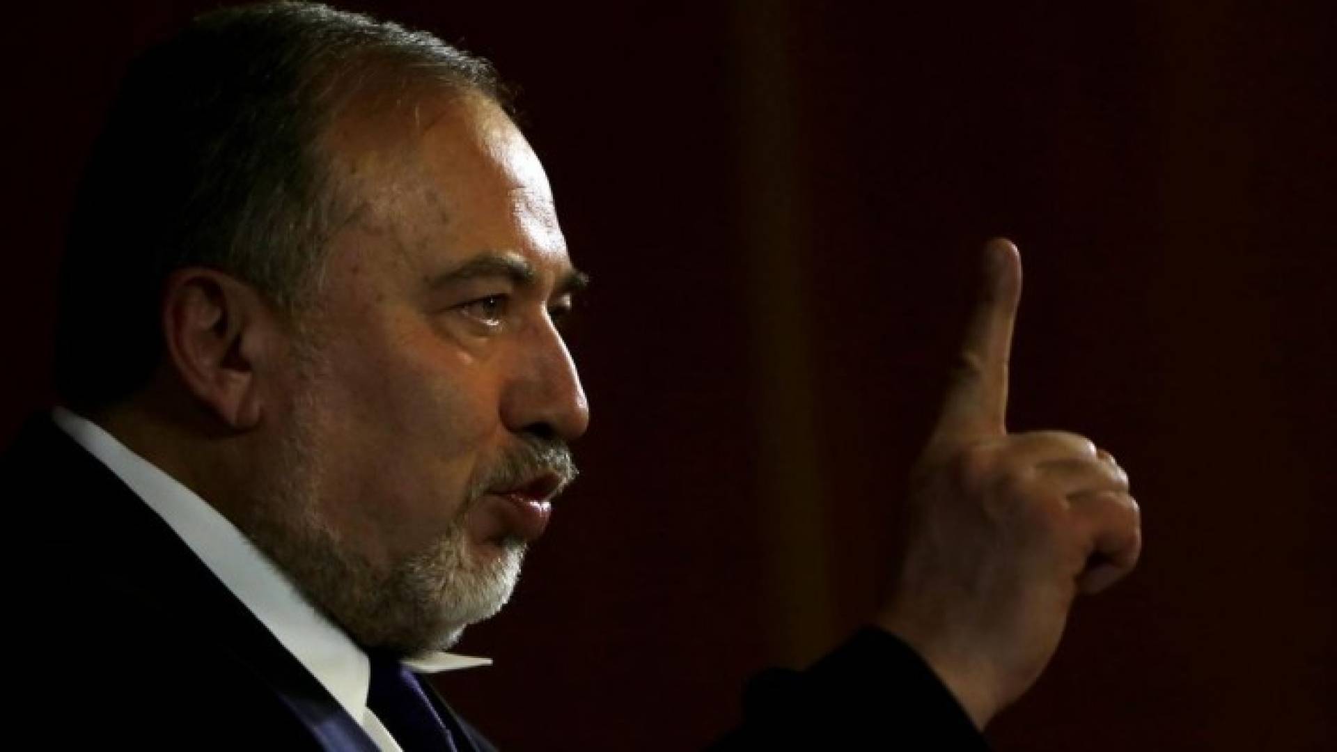 ليبرمان: سننفذ الأمر القضائي بهدم مستوطنة عشوائية