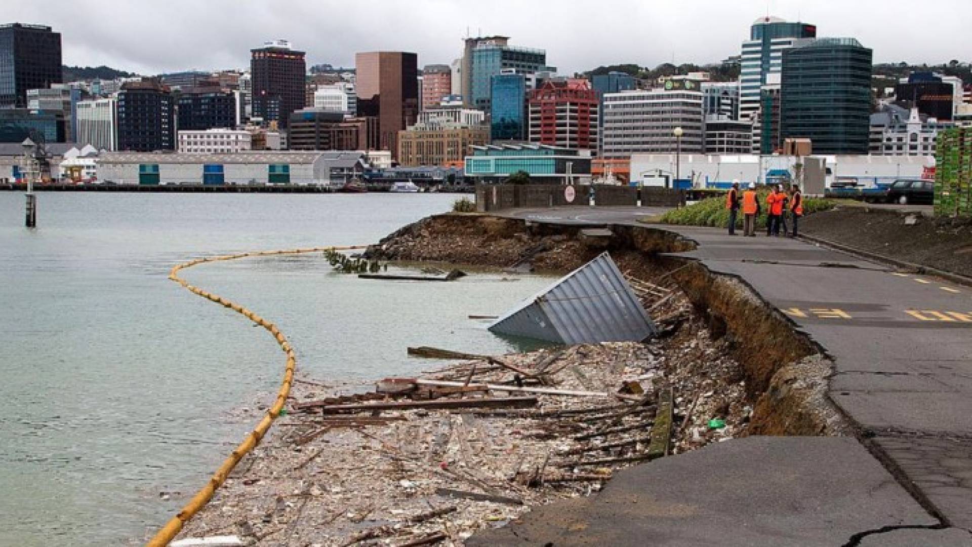 زلزال عنيف يضرب ساحل نيوزيلندا