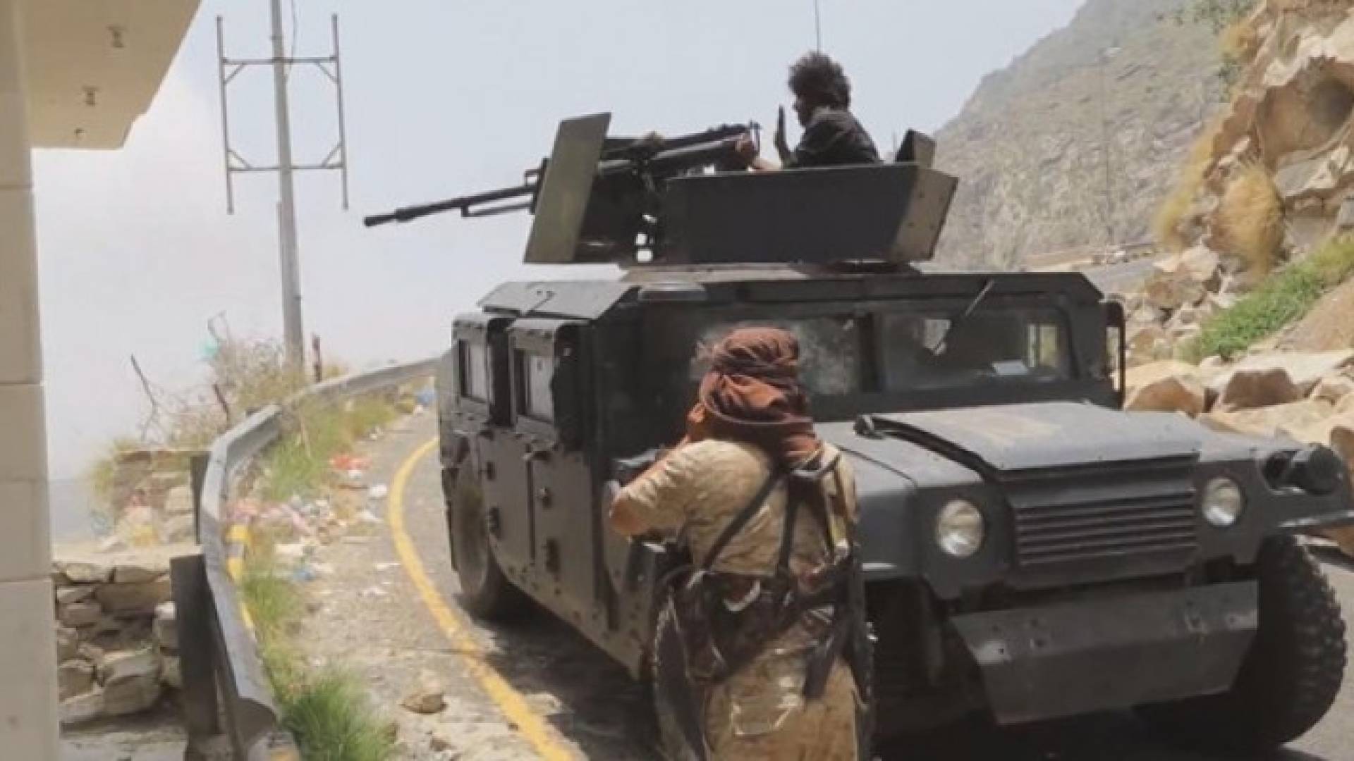 اليمن: مقتل وإصابة 30 من الميليشيات جراء المعارك في تعز