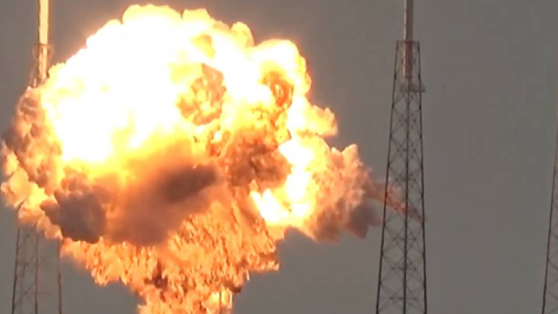 تحطم أحلام " فيسبوك " بسبب قمر صناعي إسرائيلي .. فيديو