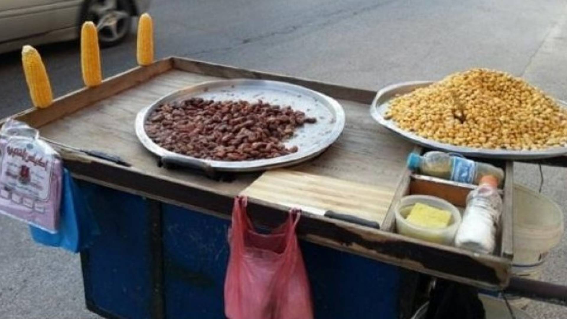 عربة بائع متجول 