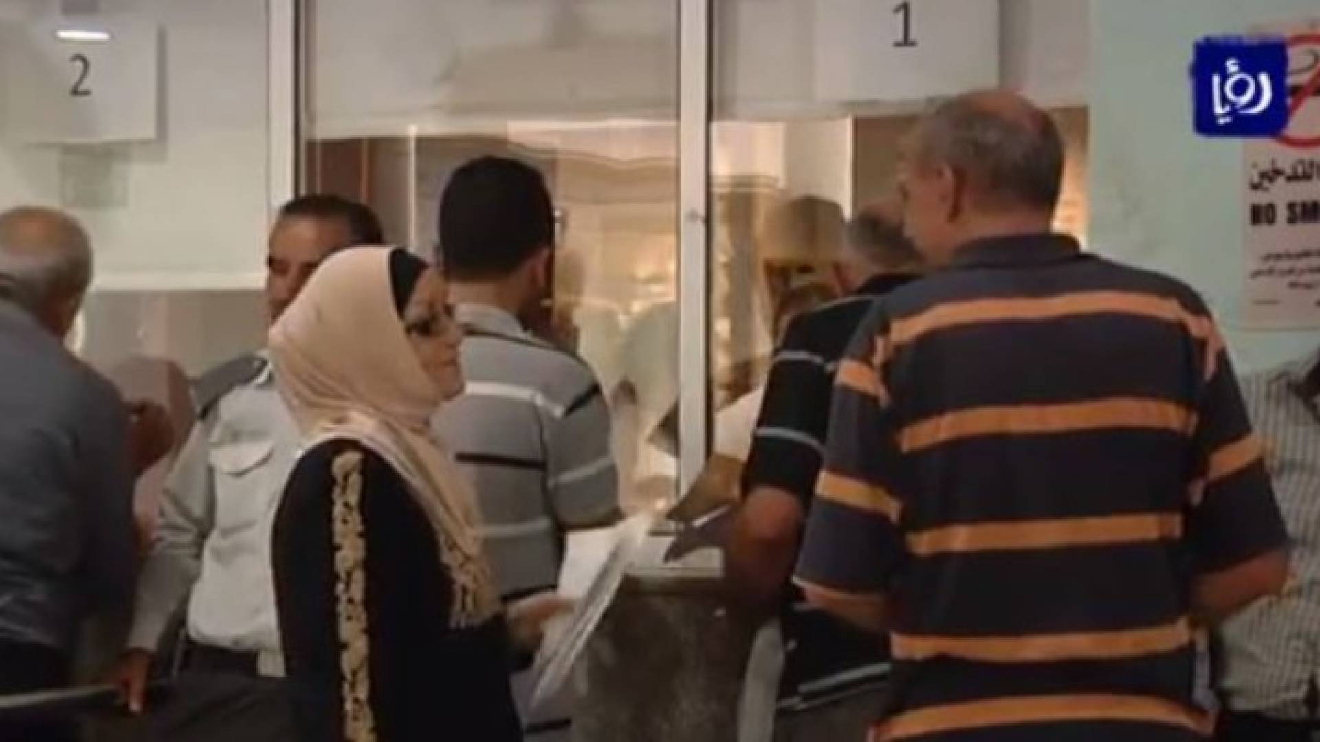 ملف الاسبوع: أطباء يبحثون عن عمل منذ سنوات وآخرون يعانون من كثافة المراجعين
