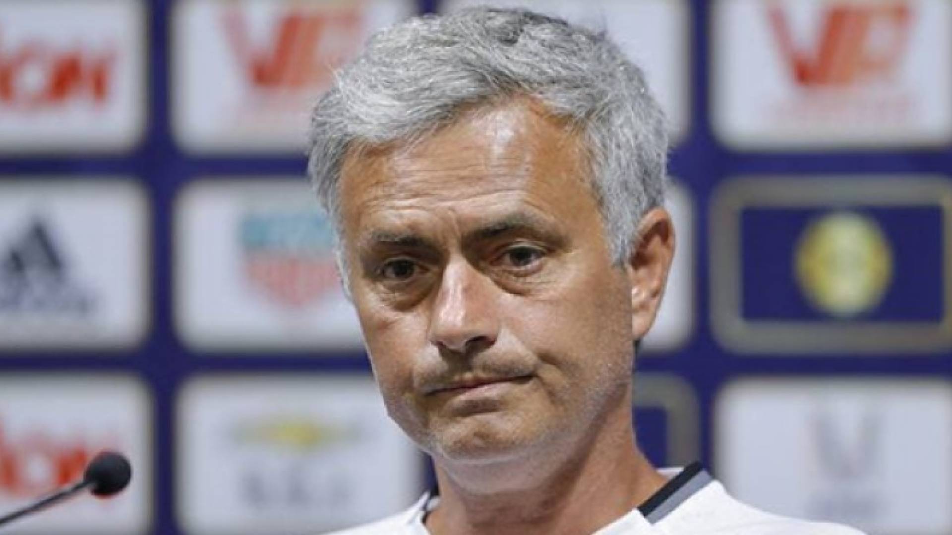 مورينيو يأسف لتأثير المباريات الدولية على استعداداته لديربي مانشستر